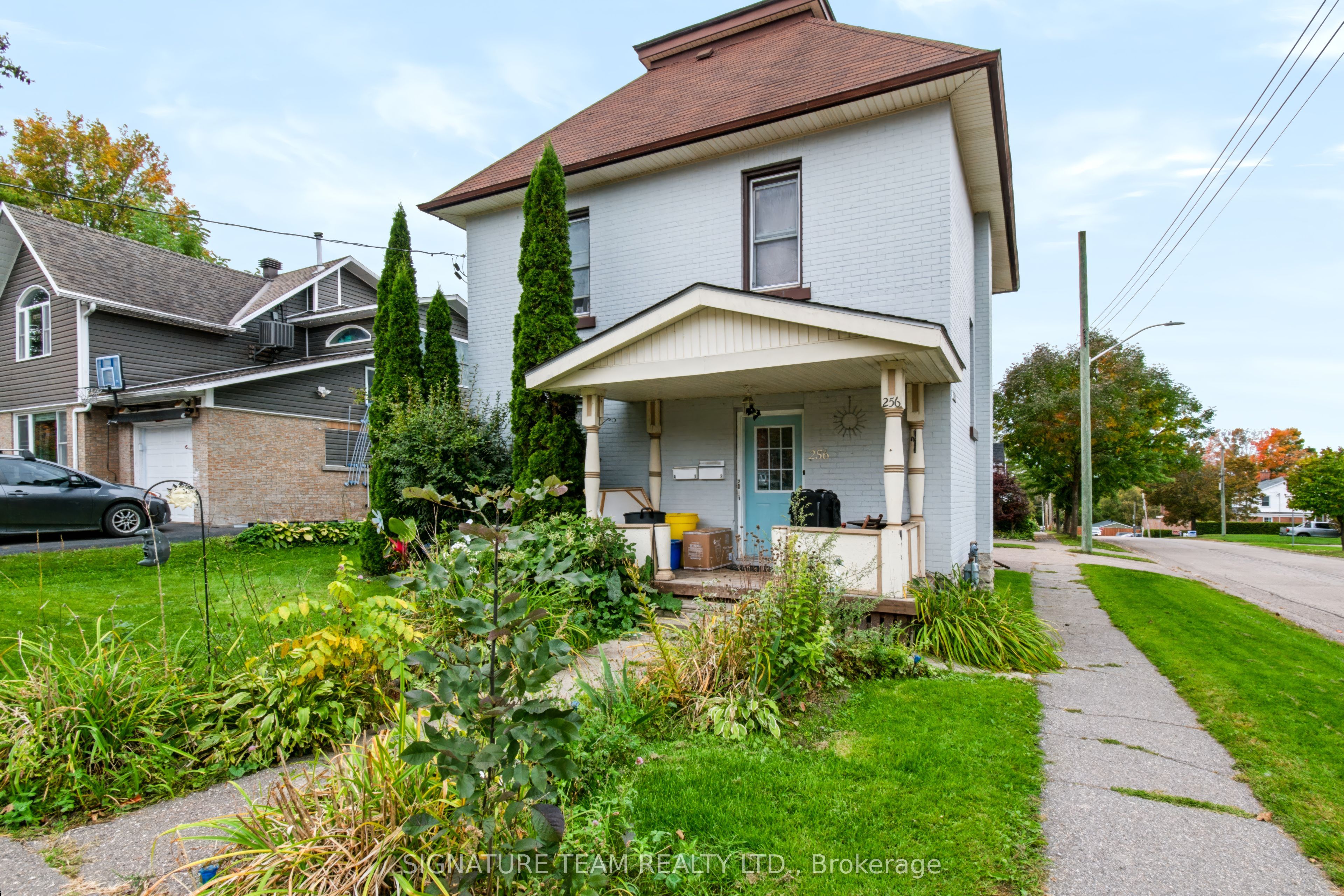 256 Maple Avenue Property Photo 3