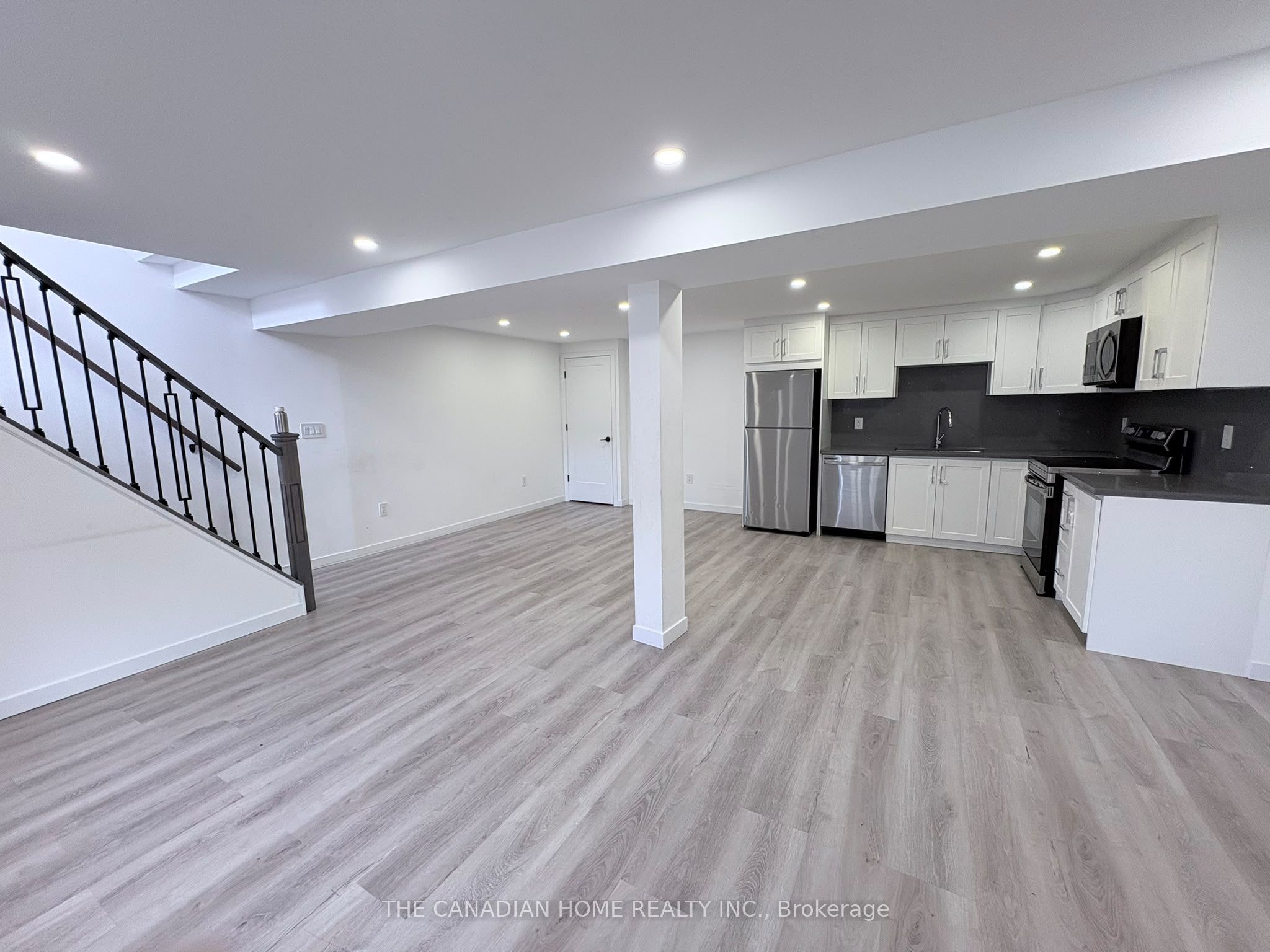 63 Champlain Avenue 2 Property Photo 3