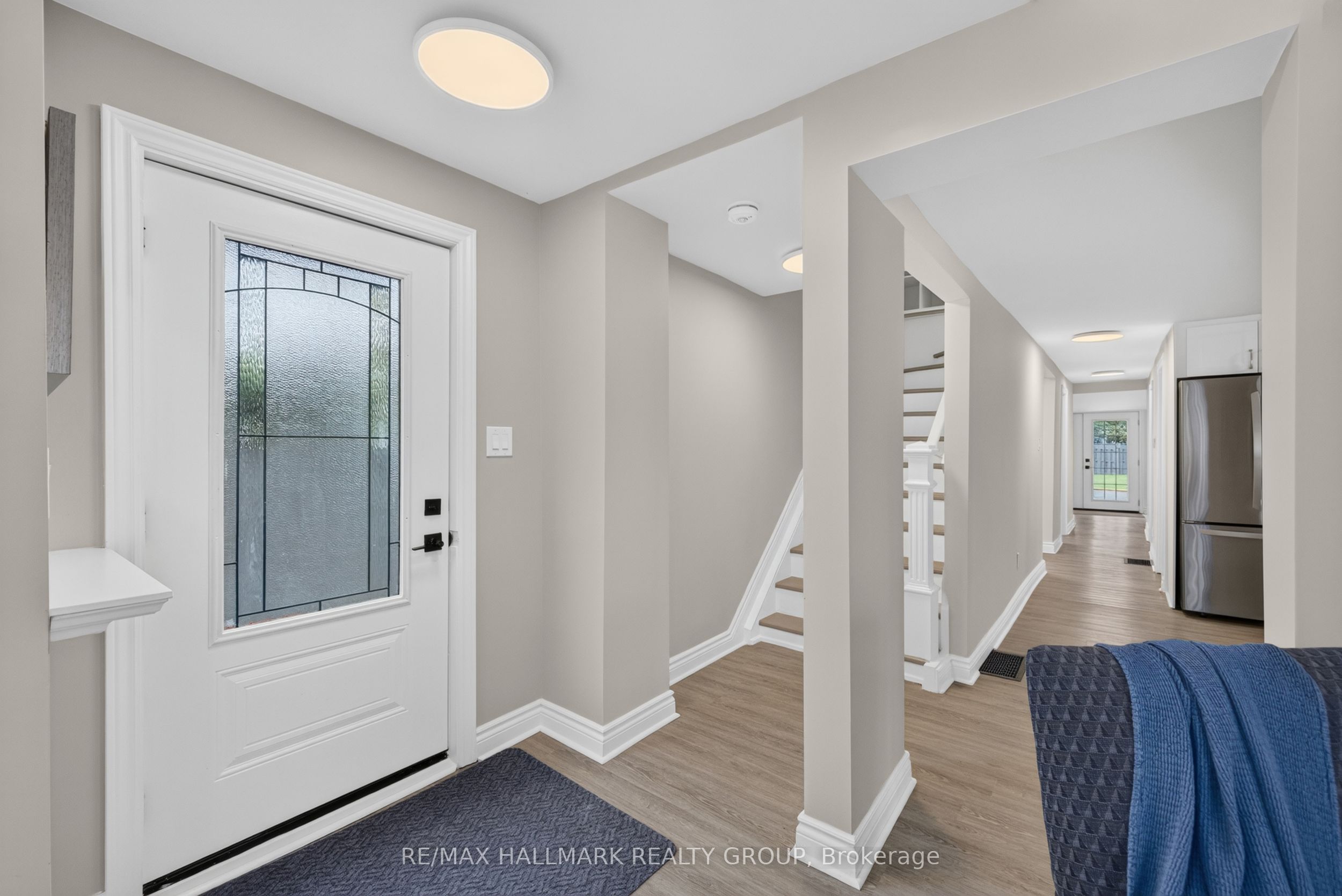 241 Lewis Street E Property Photo 2