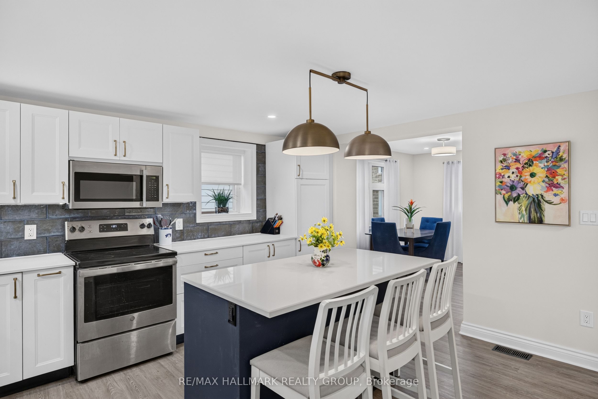 241 Lewis Street E Property Photo 12