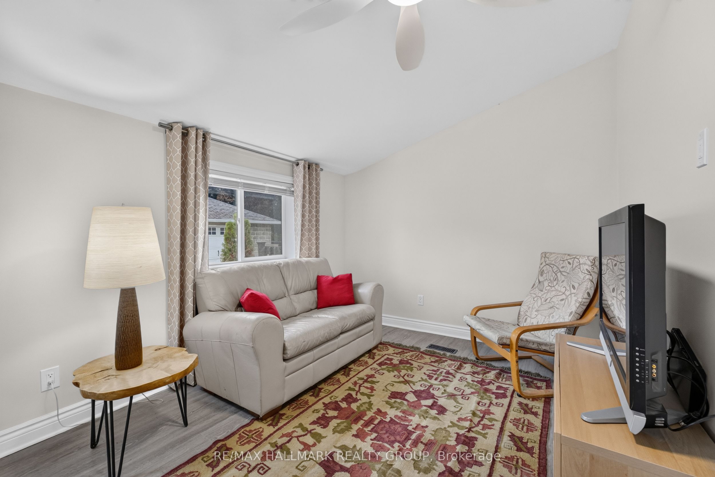 241 Lewis Street E Property Photo 16
