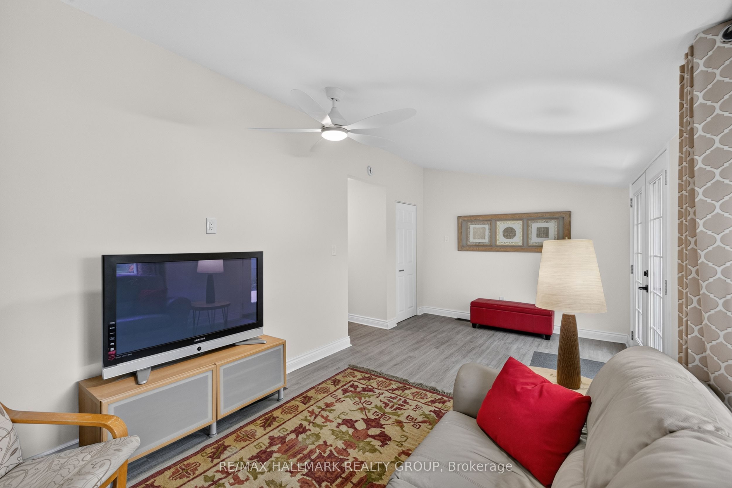 241 Lewis Street E Property Photo 17