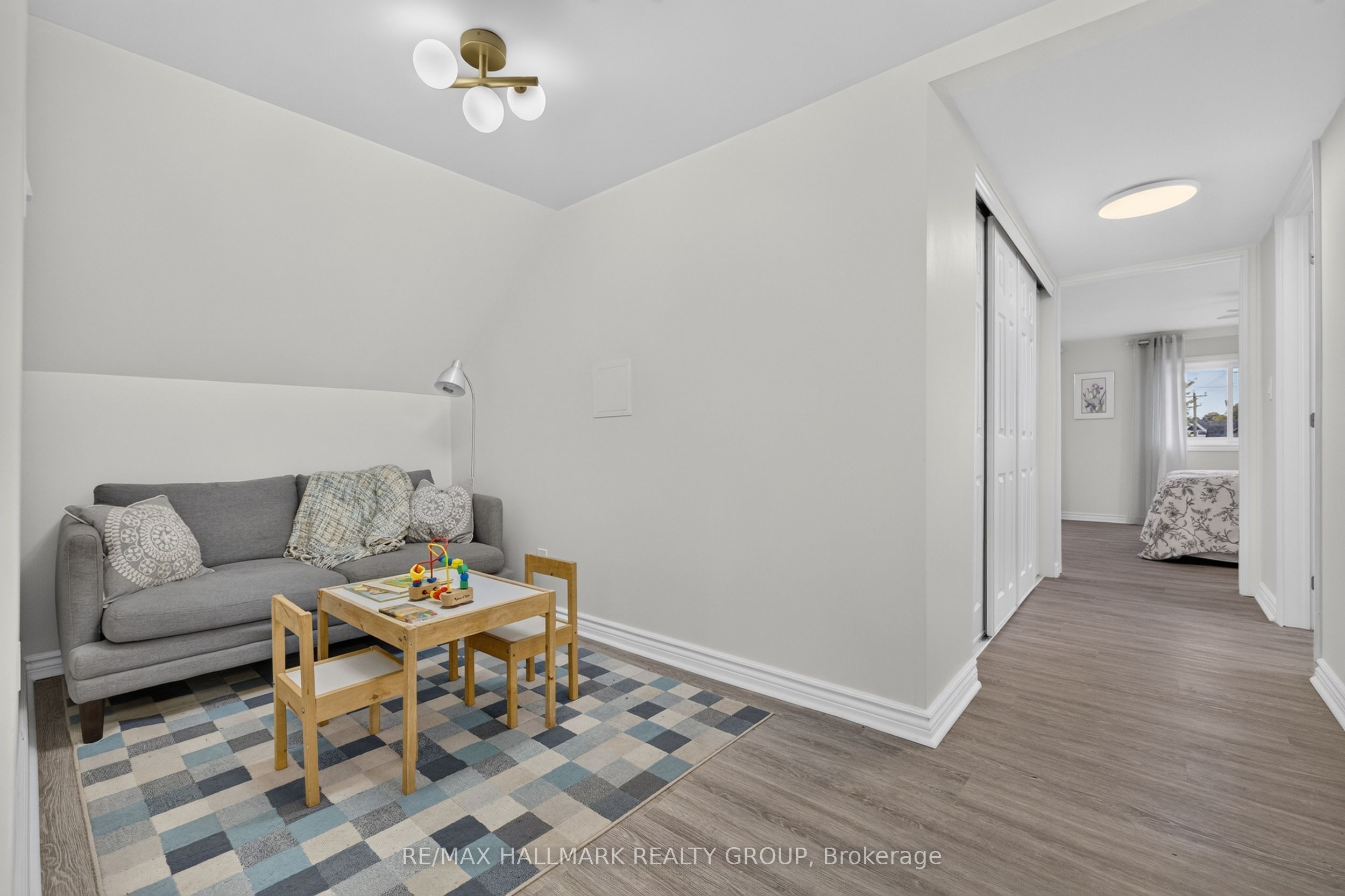 241 Lewis Street E Property Photo 23