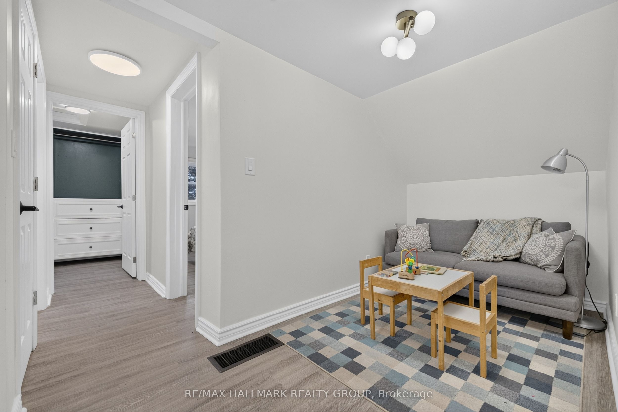 241 Lewis Street E Property Photo 24