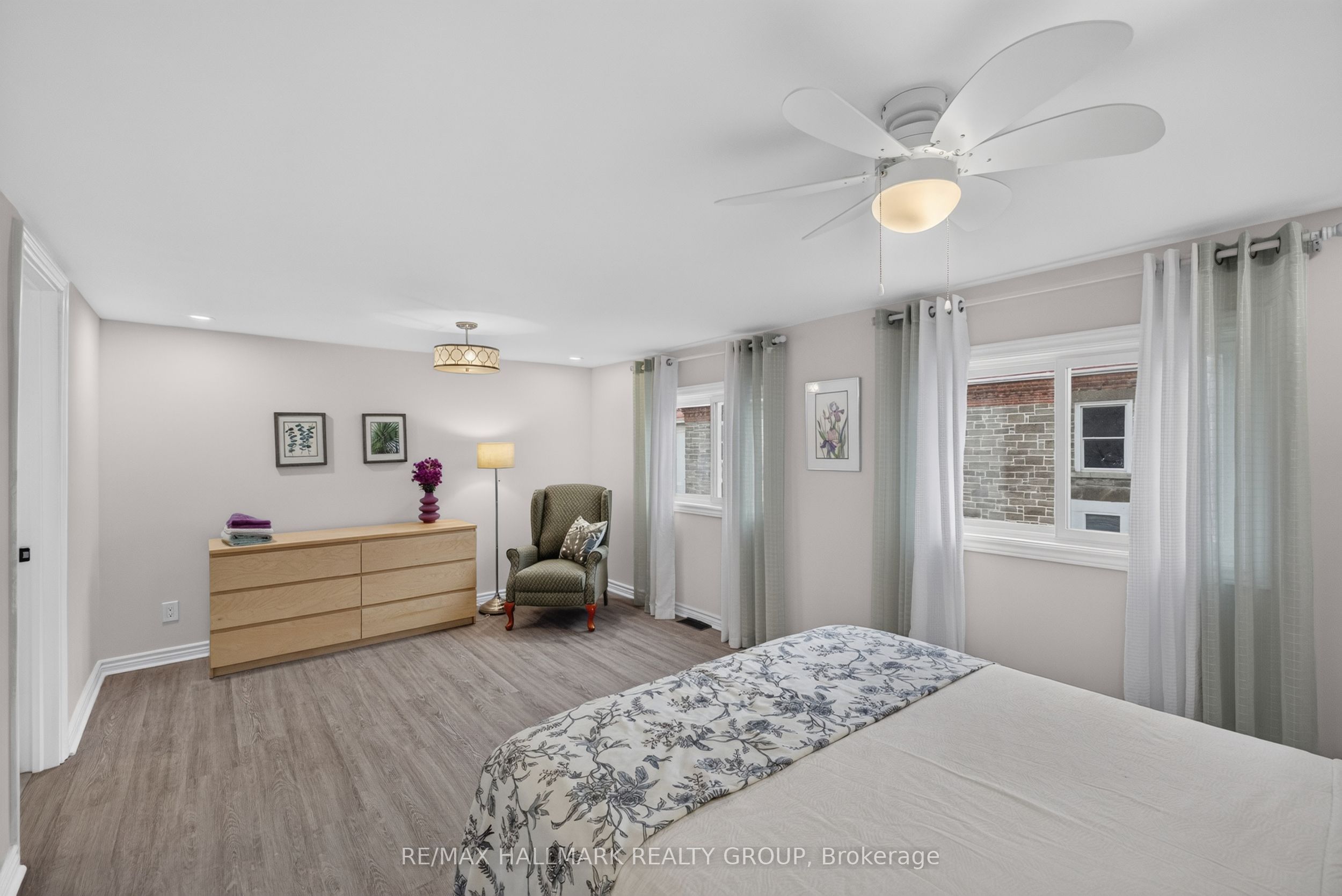 241 Lewis Street E Property Photo 27