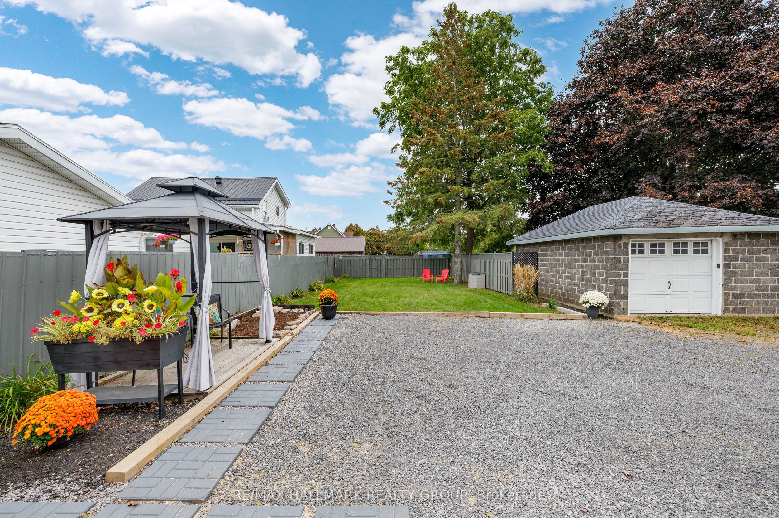 241 Lewis Street E Property Photo 42