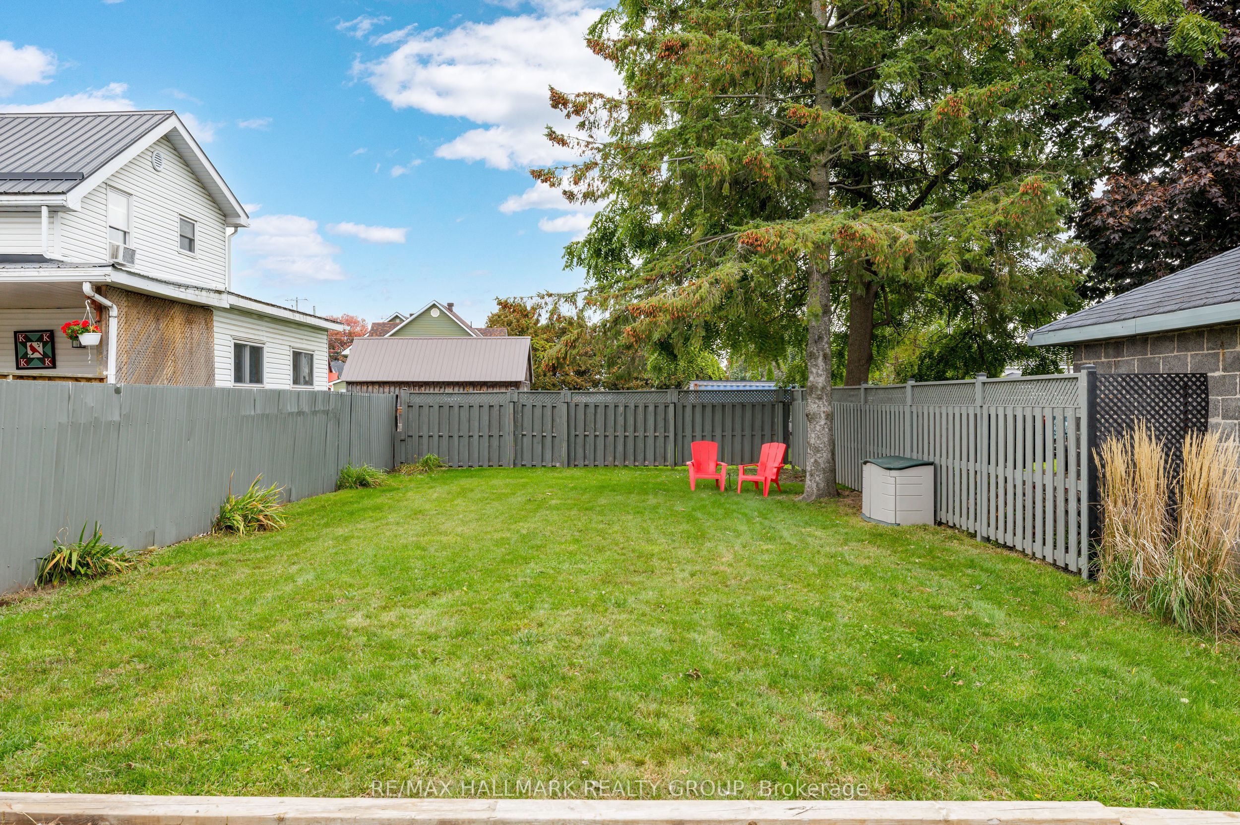 241 Lewis Street E Property Photo 45
