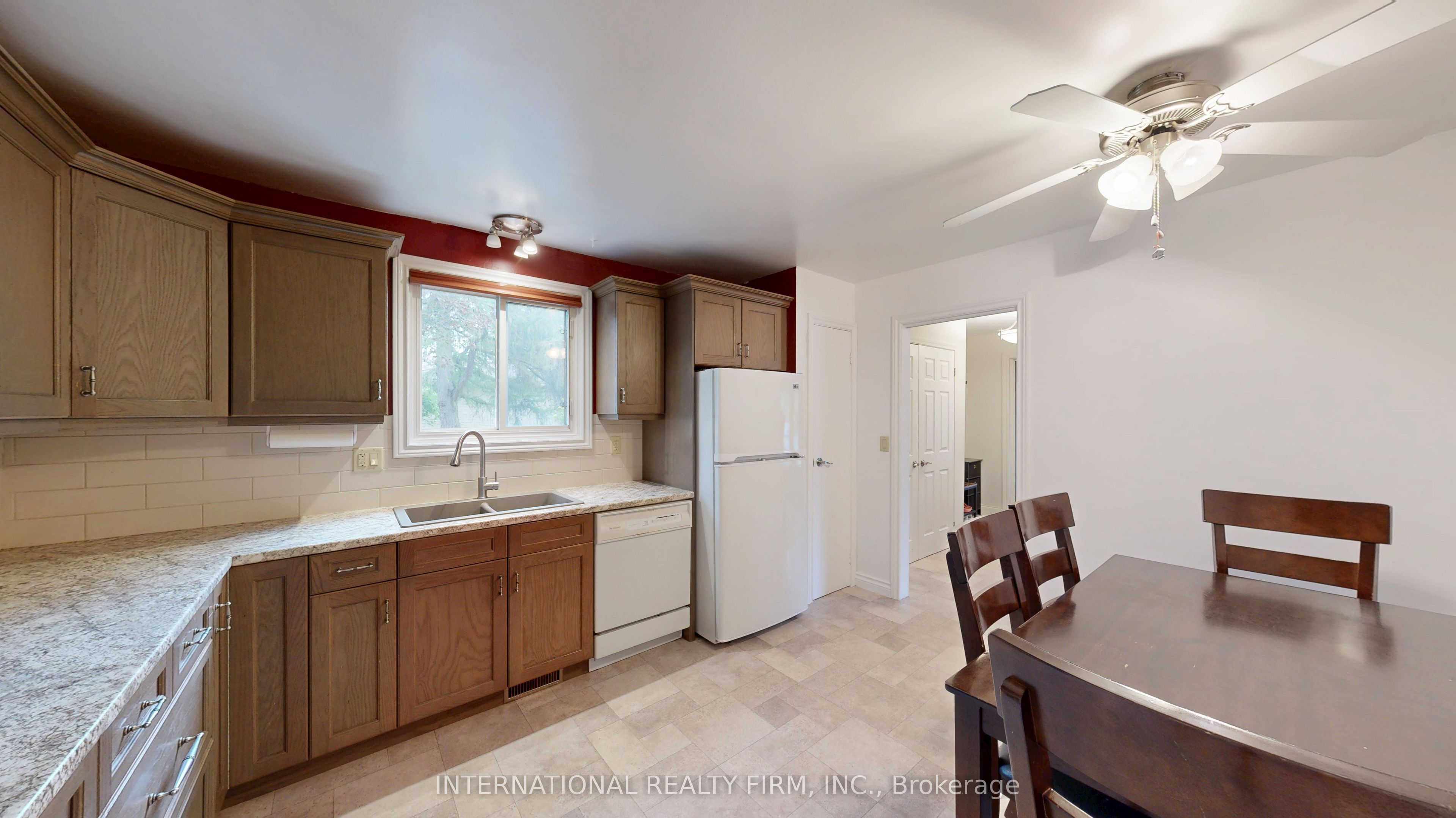 9 Vaughan Avenue Property Photo 4