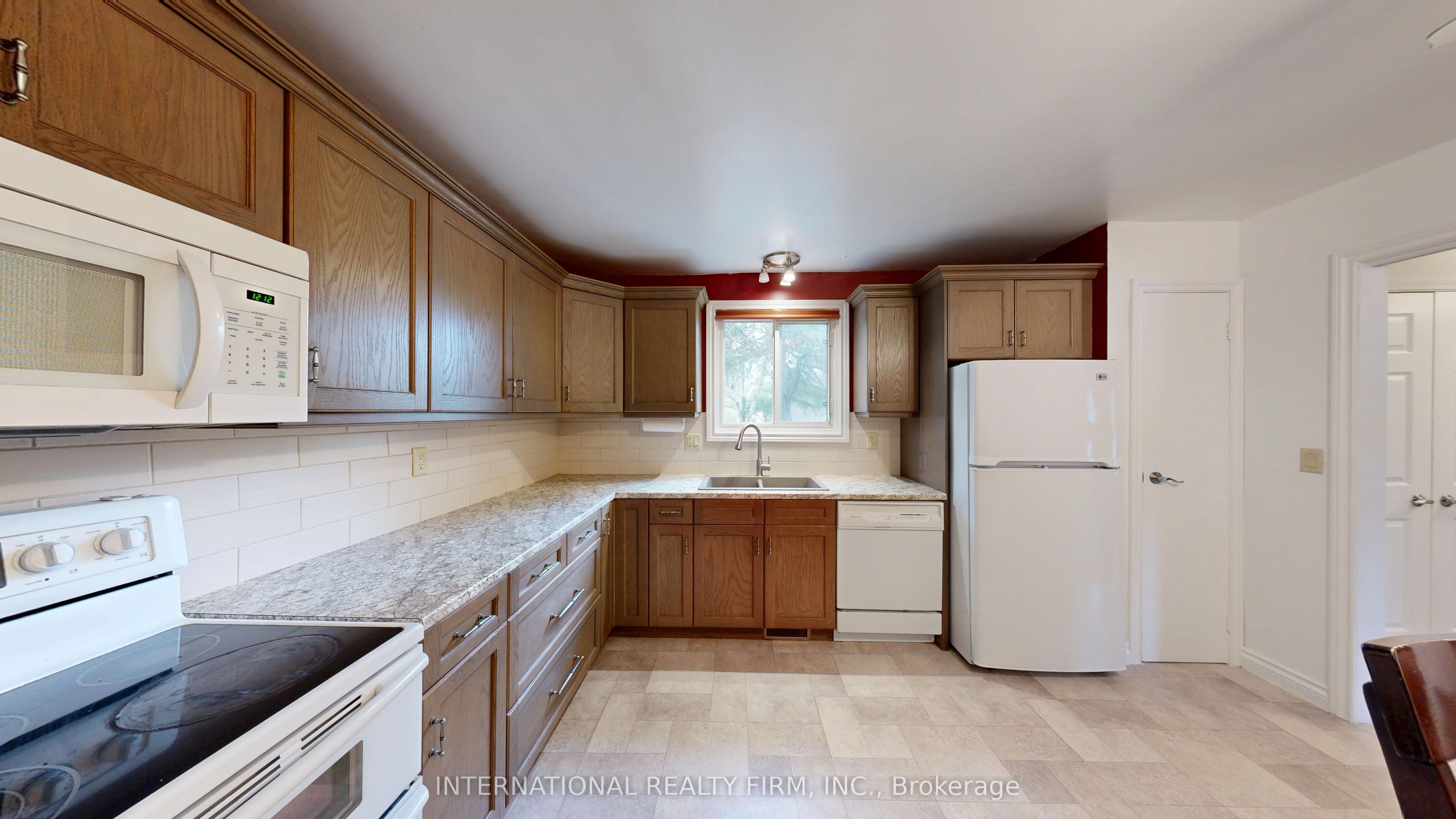 9 Vaughan Avenue Property Photo 5