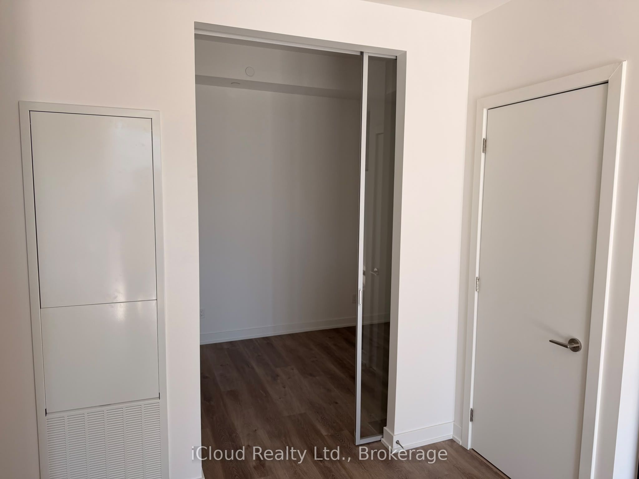 91 John Street North Street 508 Property Photo 2