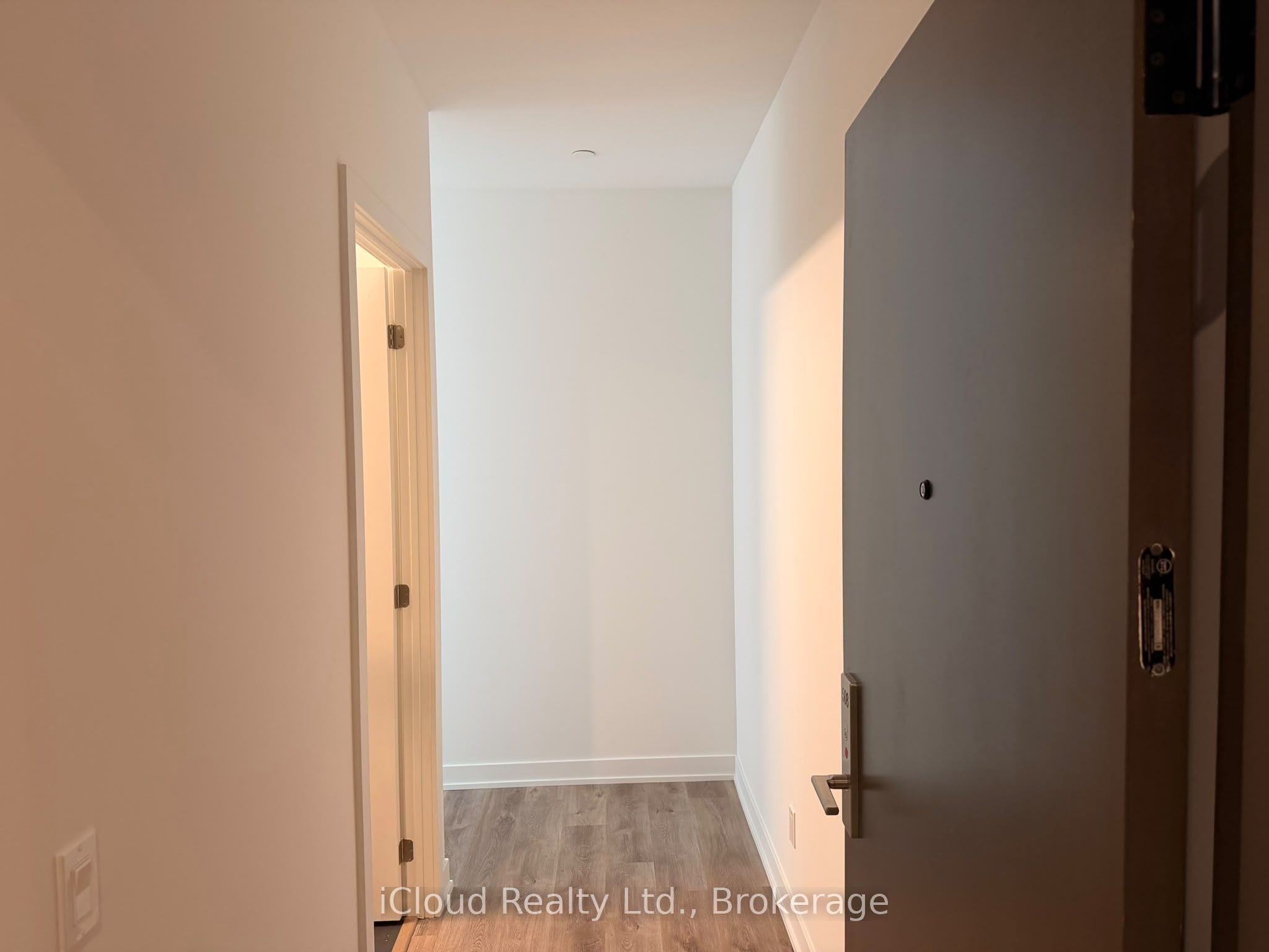 91 John Street North Street 508 Property Photo 8
