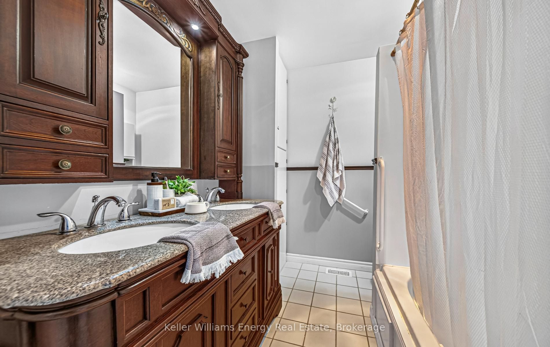 74 William Street Property Photo 17