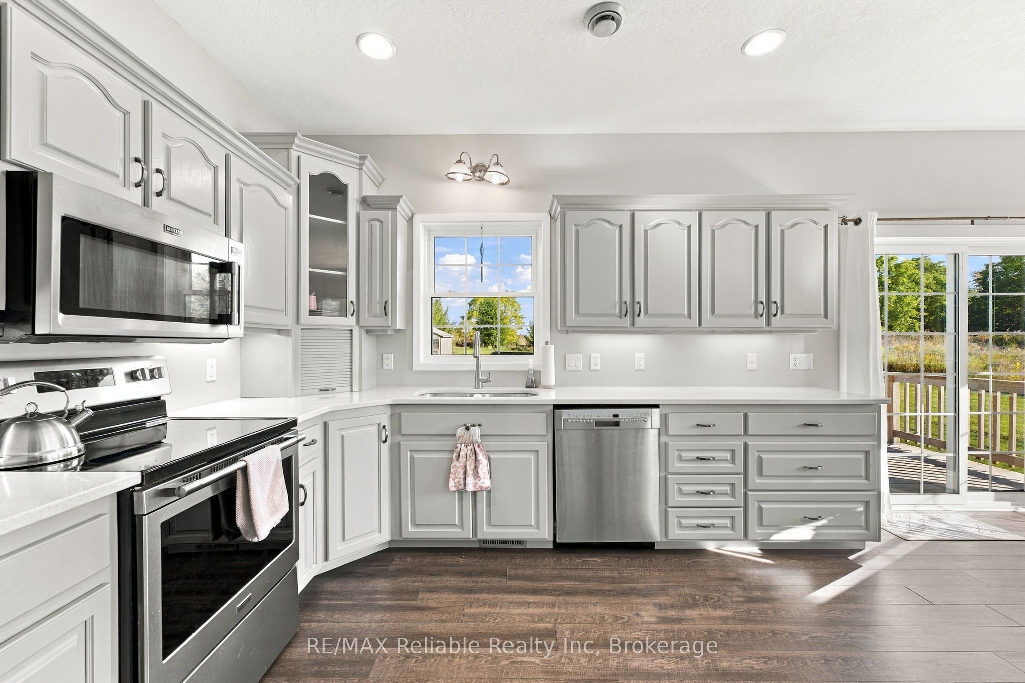201 Cowper Street Property Photo 4