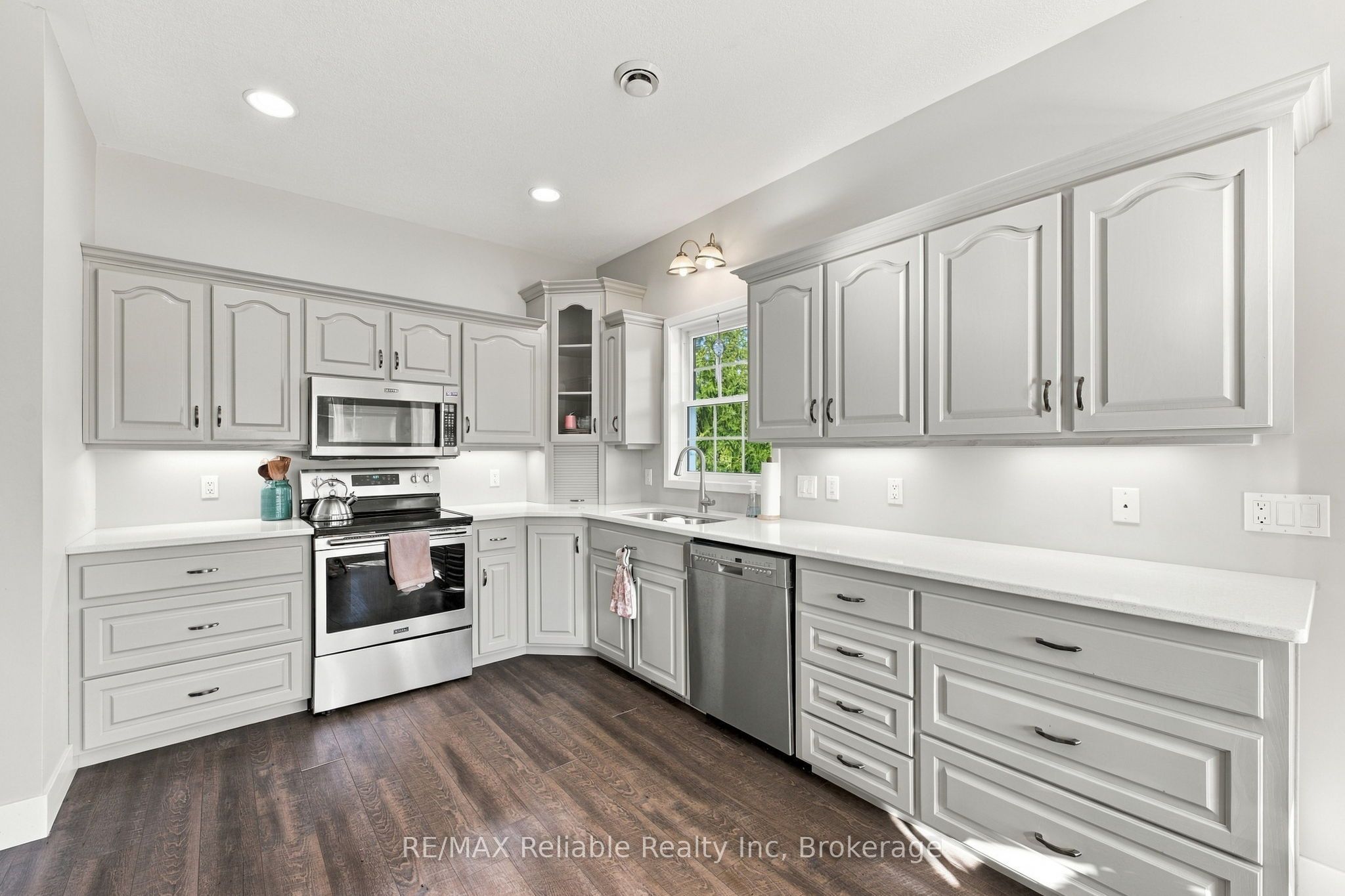 201 Cowper Street Property Photo 5