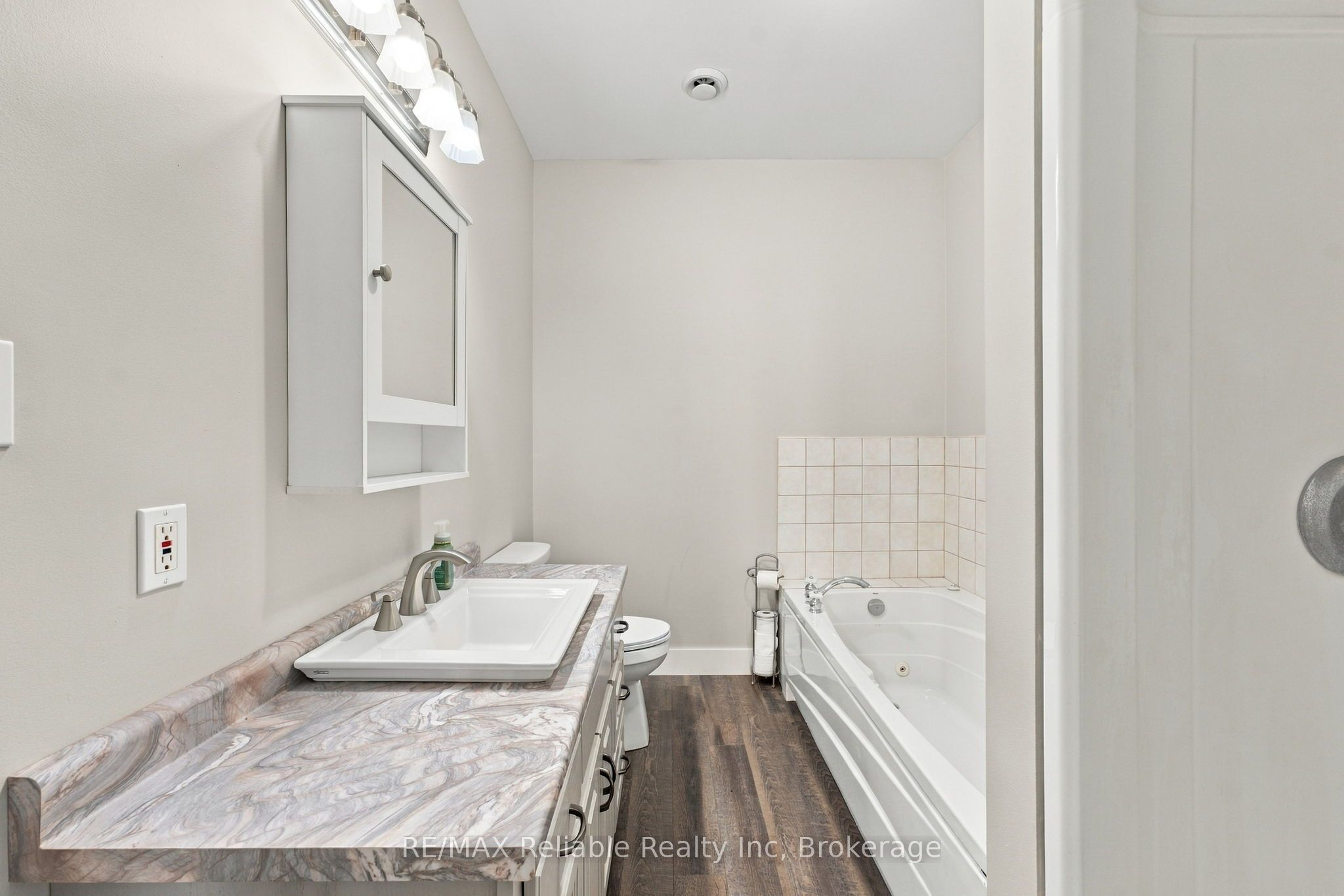 201 Cowper Street Property Photo 25