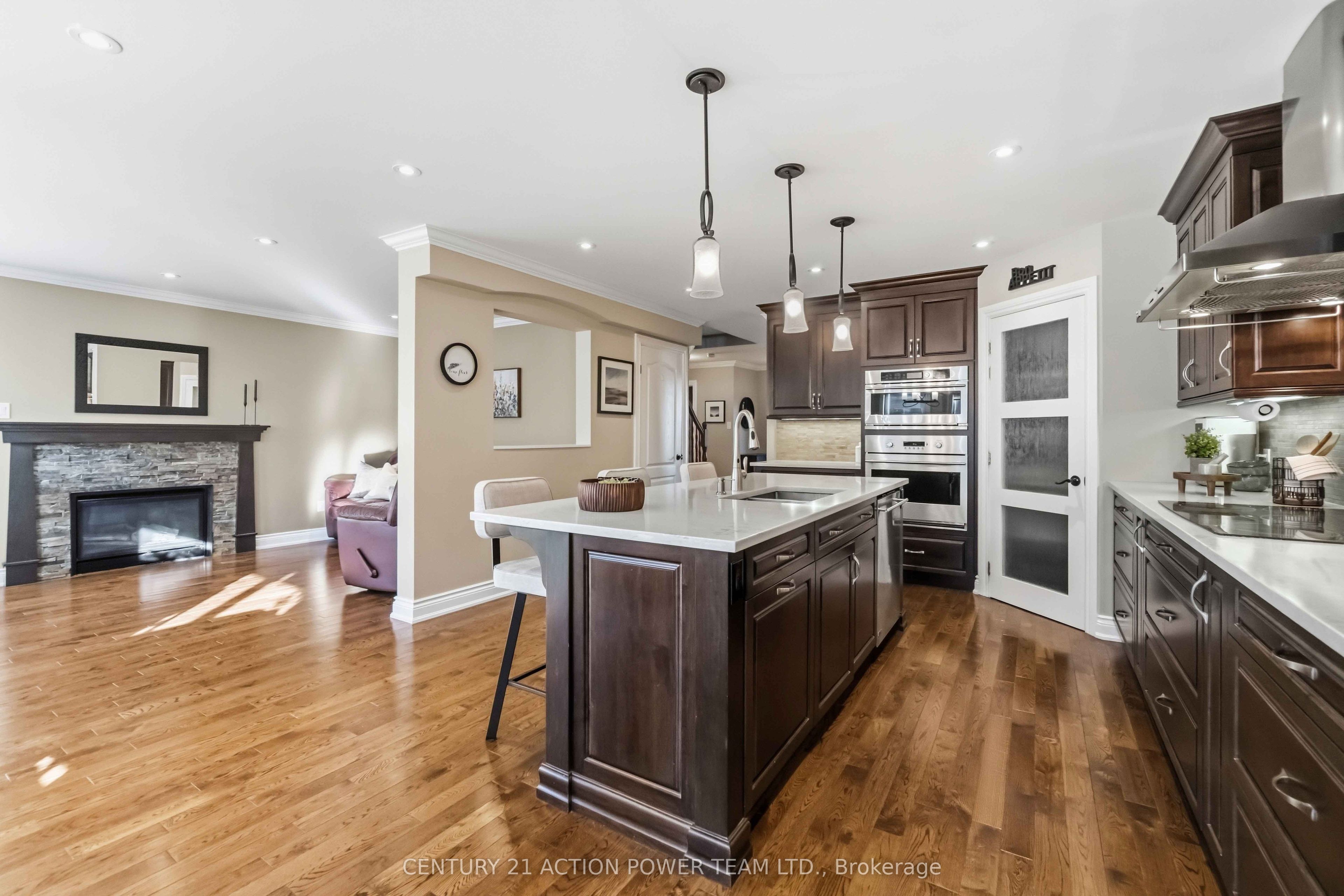 1032 Sheenboro Crescent Property Photo 13