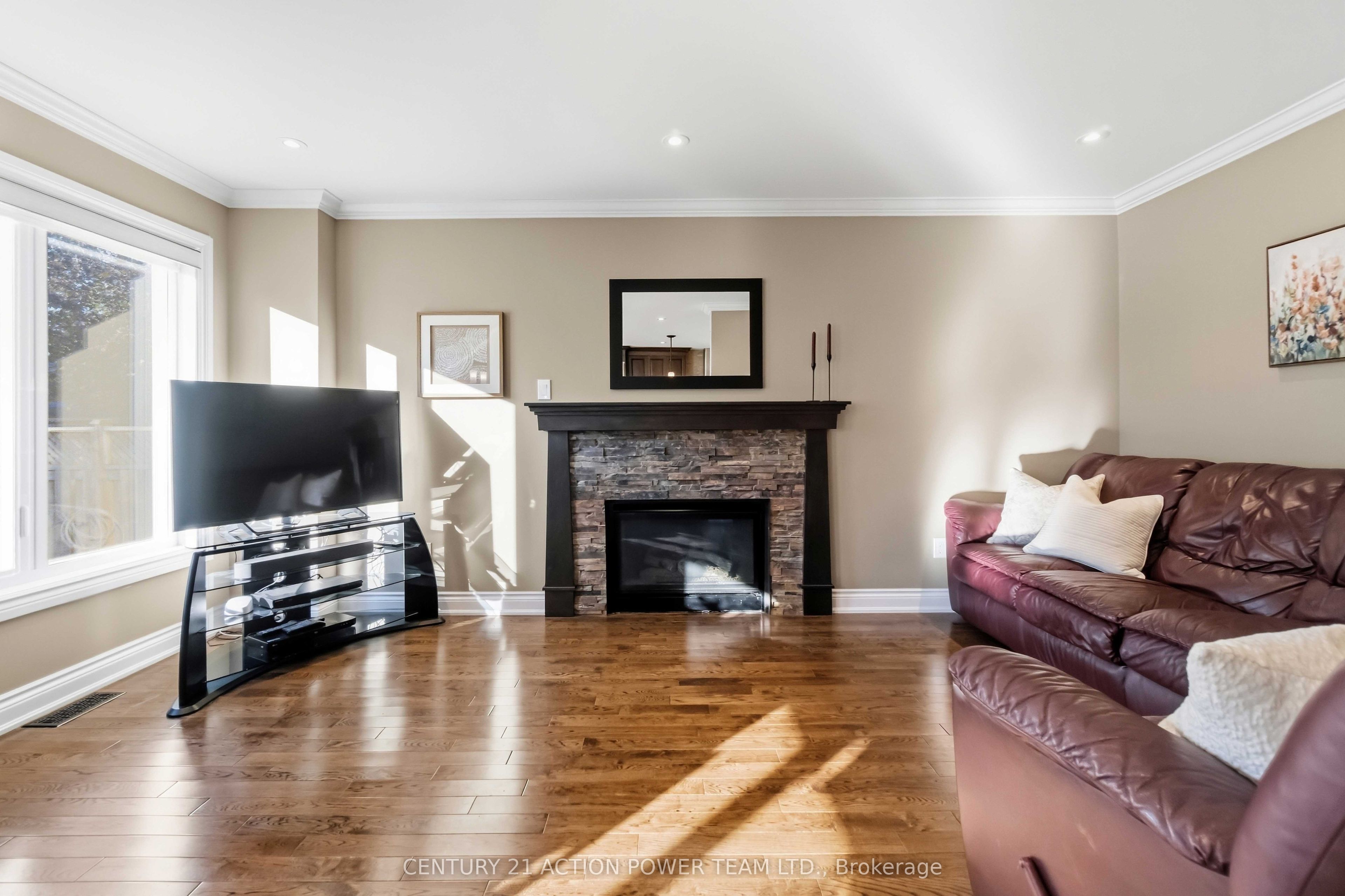 1032 Sheenboro Crescent Property Photo 15