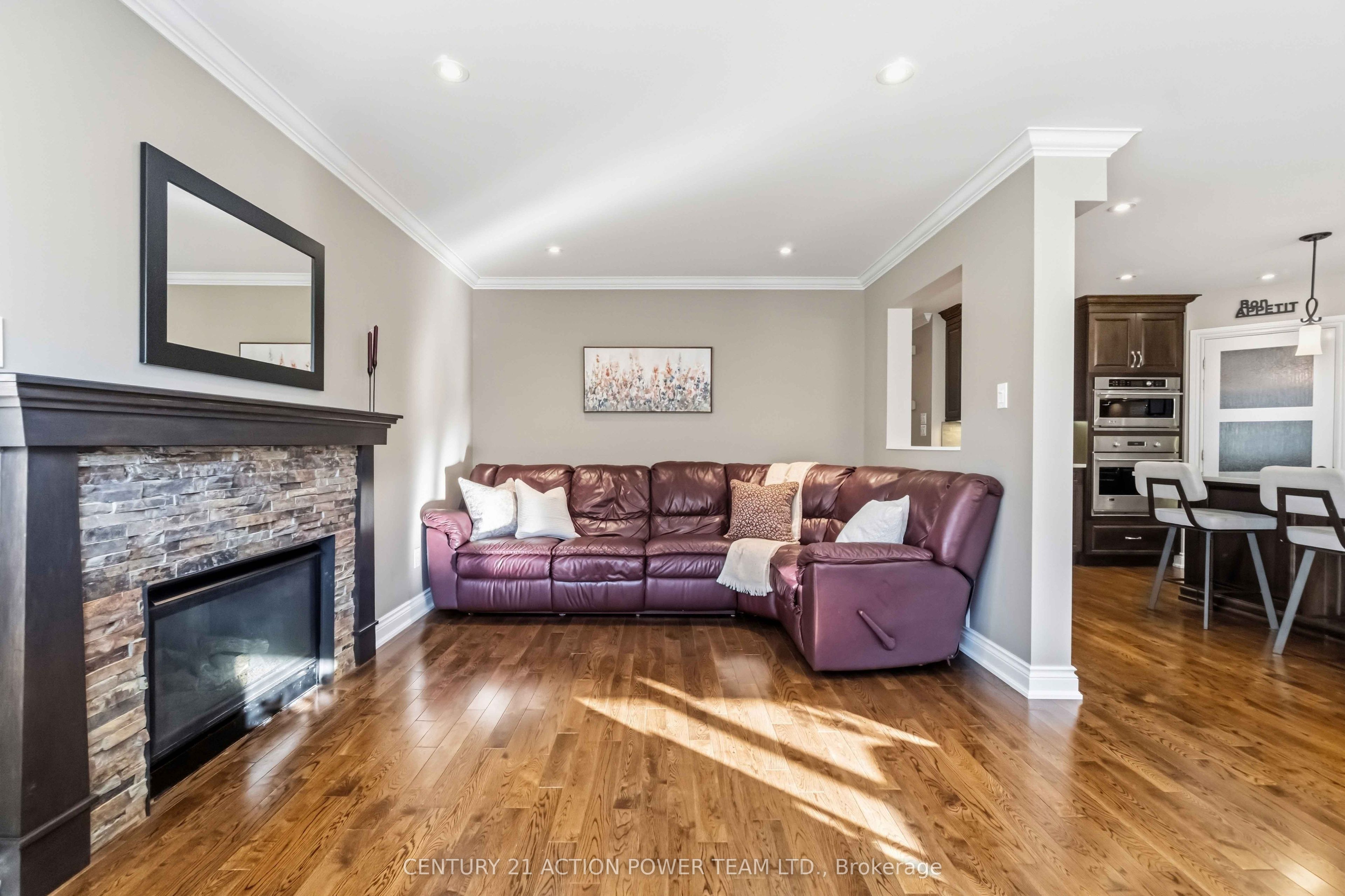 1032 Sheenboro Crescent Property Photo 16