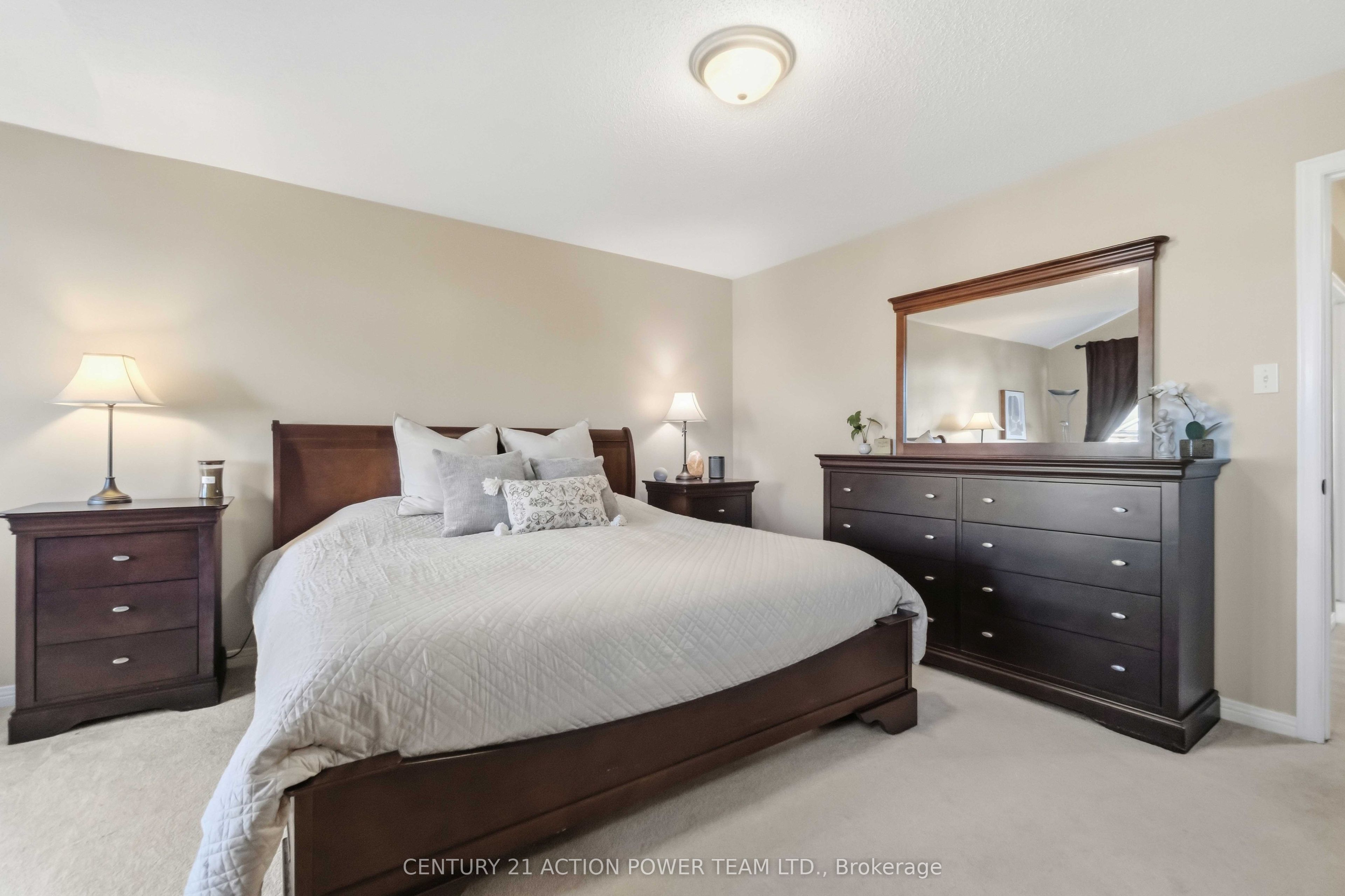1032 Sheenboro Crescent Property Photo 20