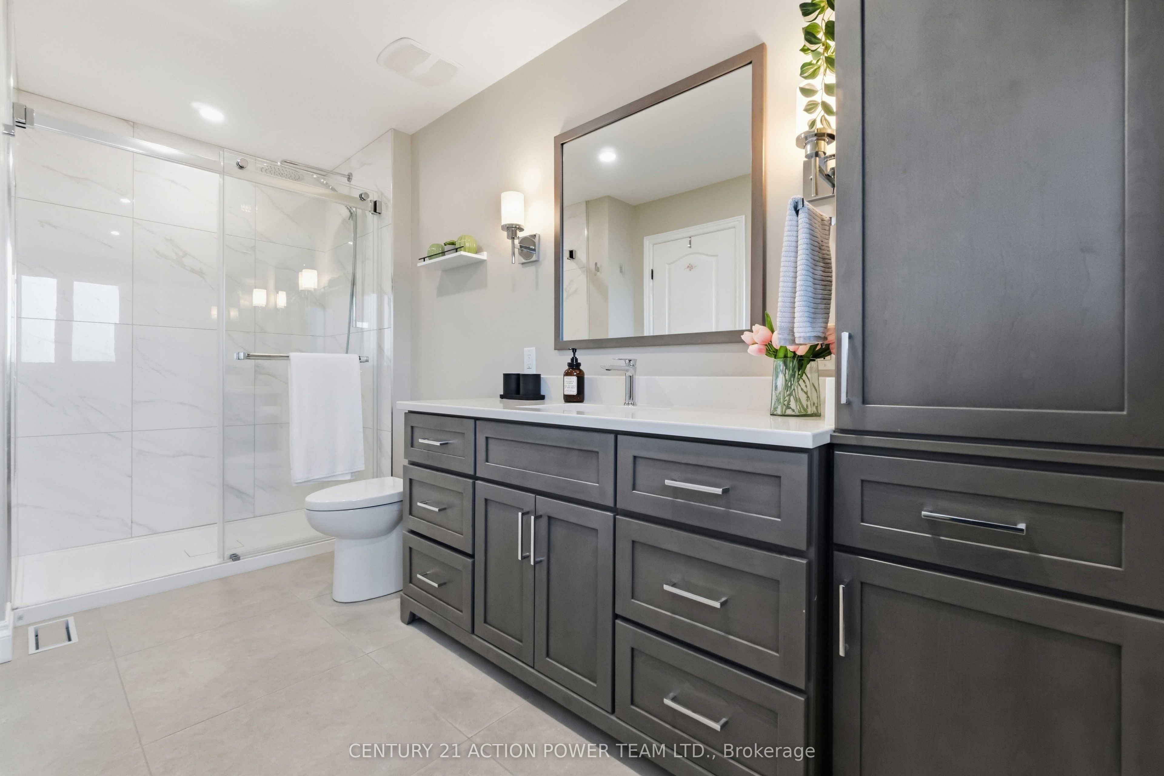 1032 Sheenboro Crescent Property Photo 23