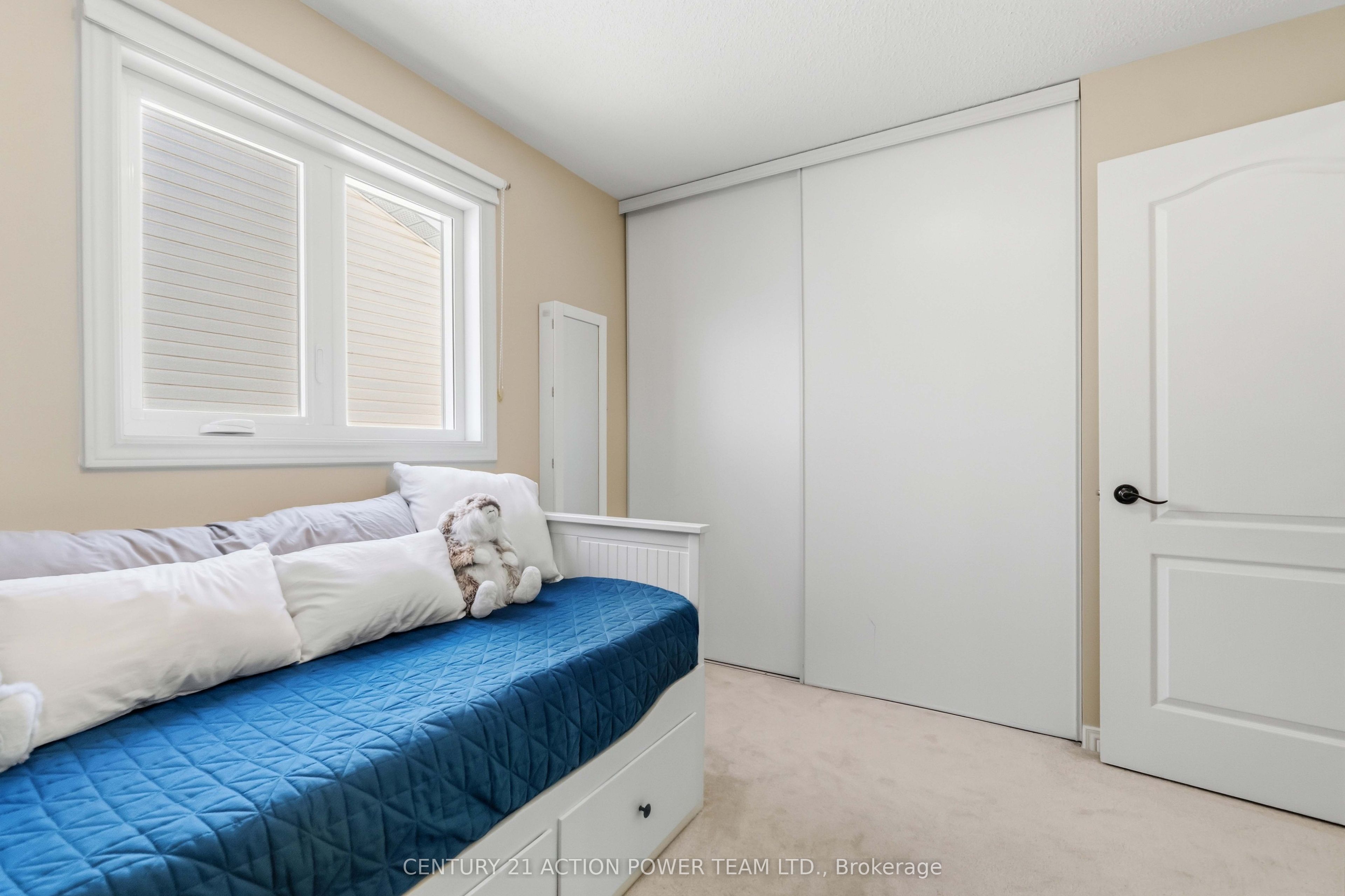 1032 Sheenboro Crescent Property Photo 25