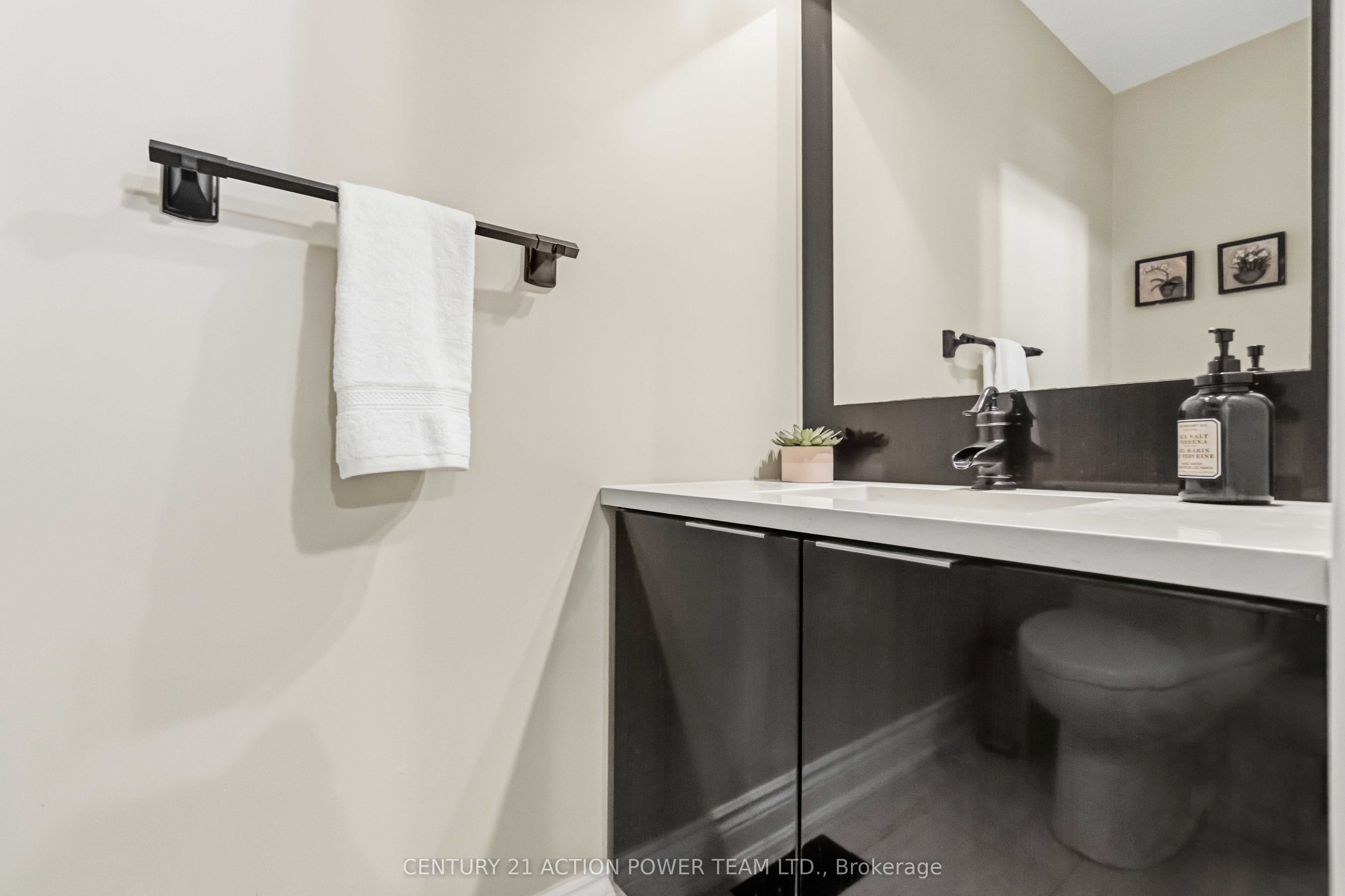 1032 Sheenboro Crescent Property Photo 31