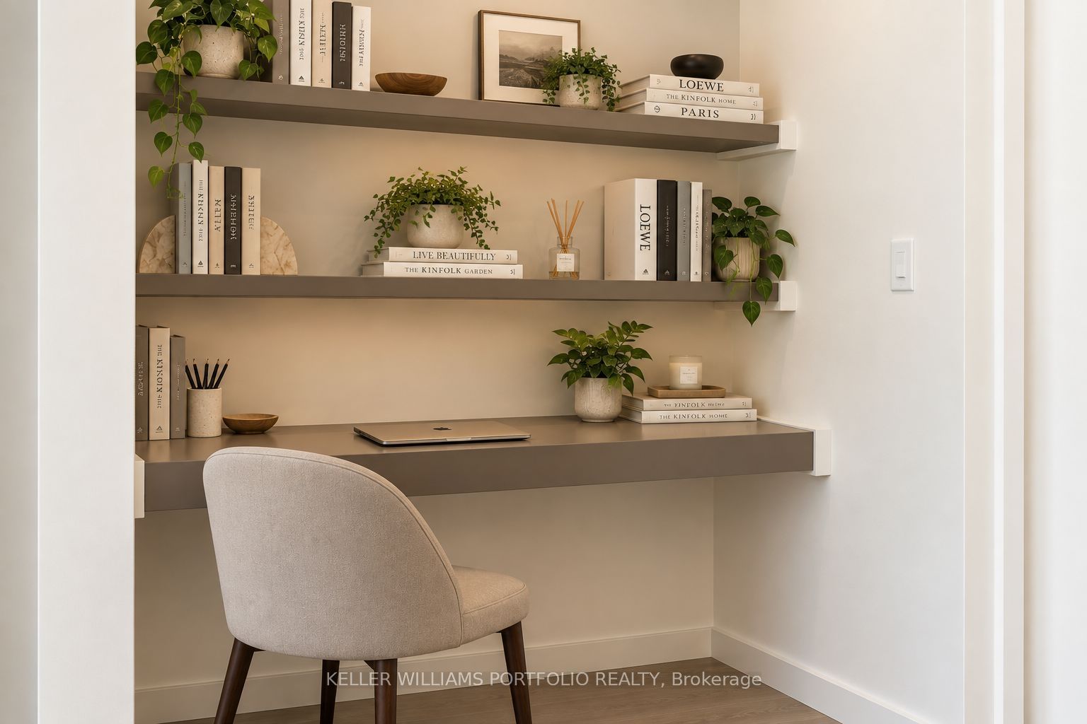 Sugar Ridge Condos Valley Road Sky Residence Property Photo 13