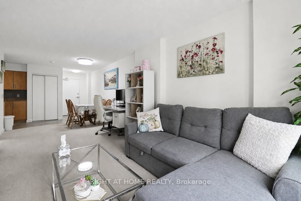 138 Somerset Street W 711 Property Photo 4