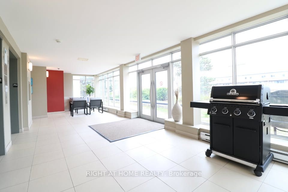 138 Somerset Street W 711 Property Photo 14