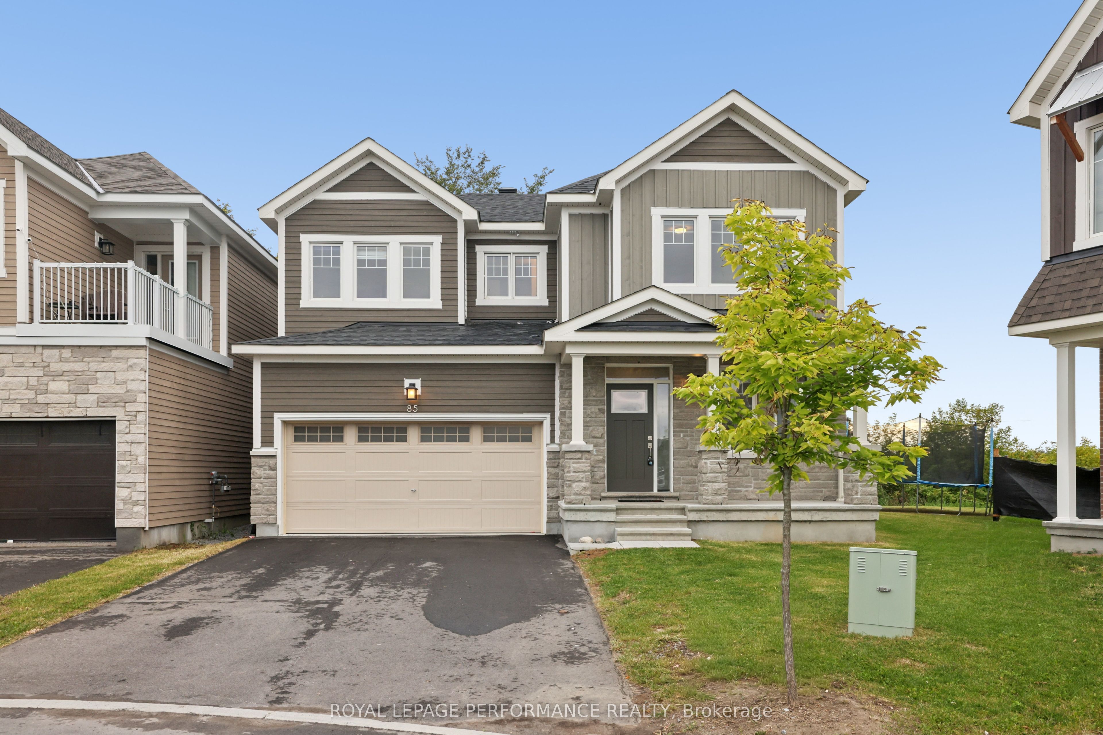 85 HACKAMORE Crescent Property Photo 1