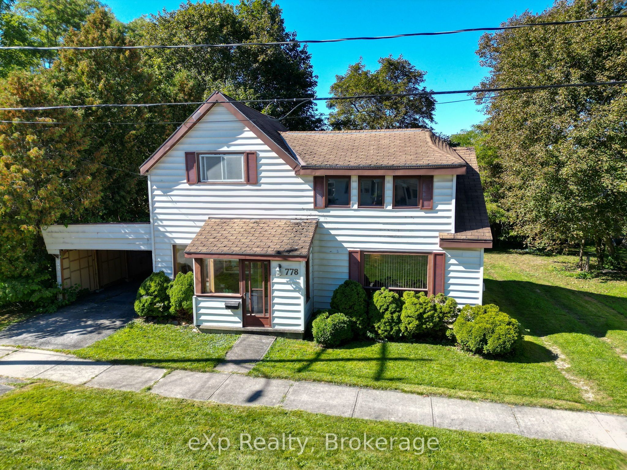 778 8th Avenue E Property Photo 2