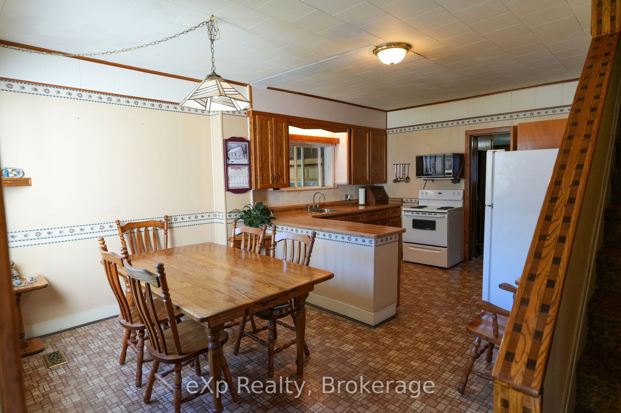 778 8th Avenue E Property Photo 8