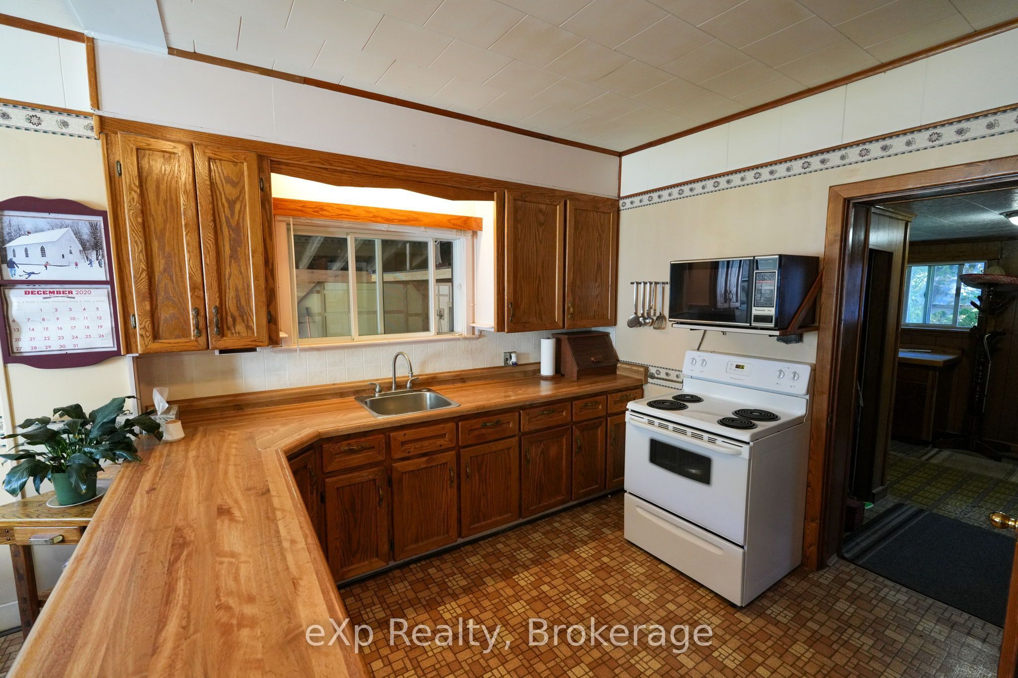 778 8th Avenue E Property Photo 10