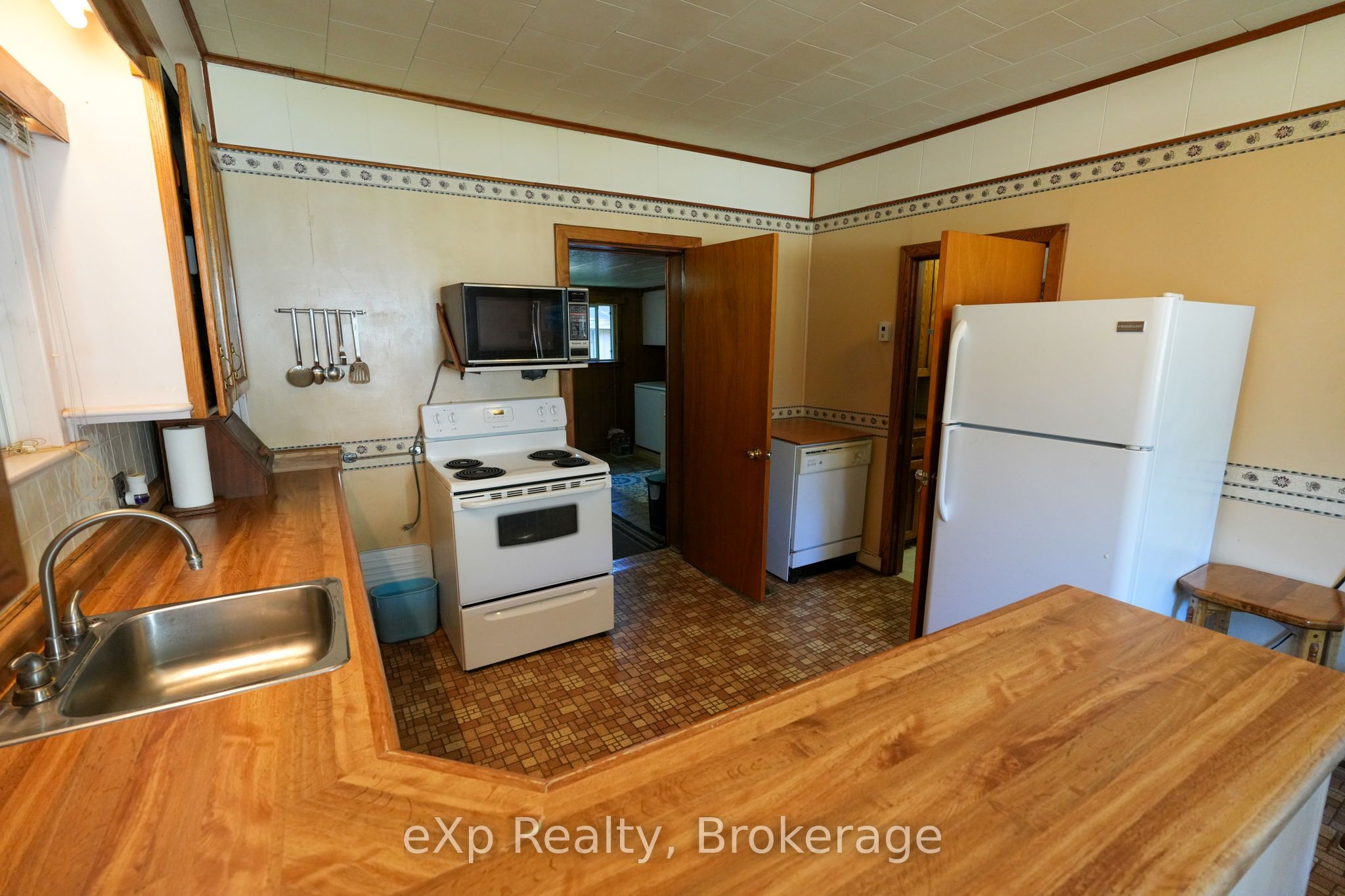 778 8th Avenue E Property Photo 11