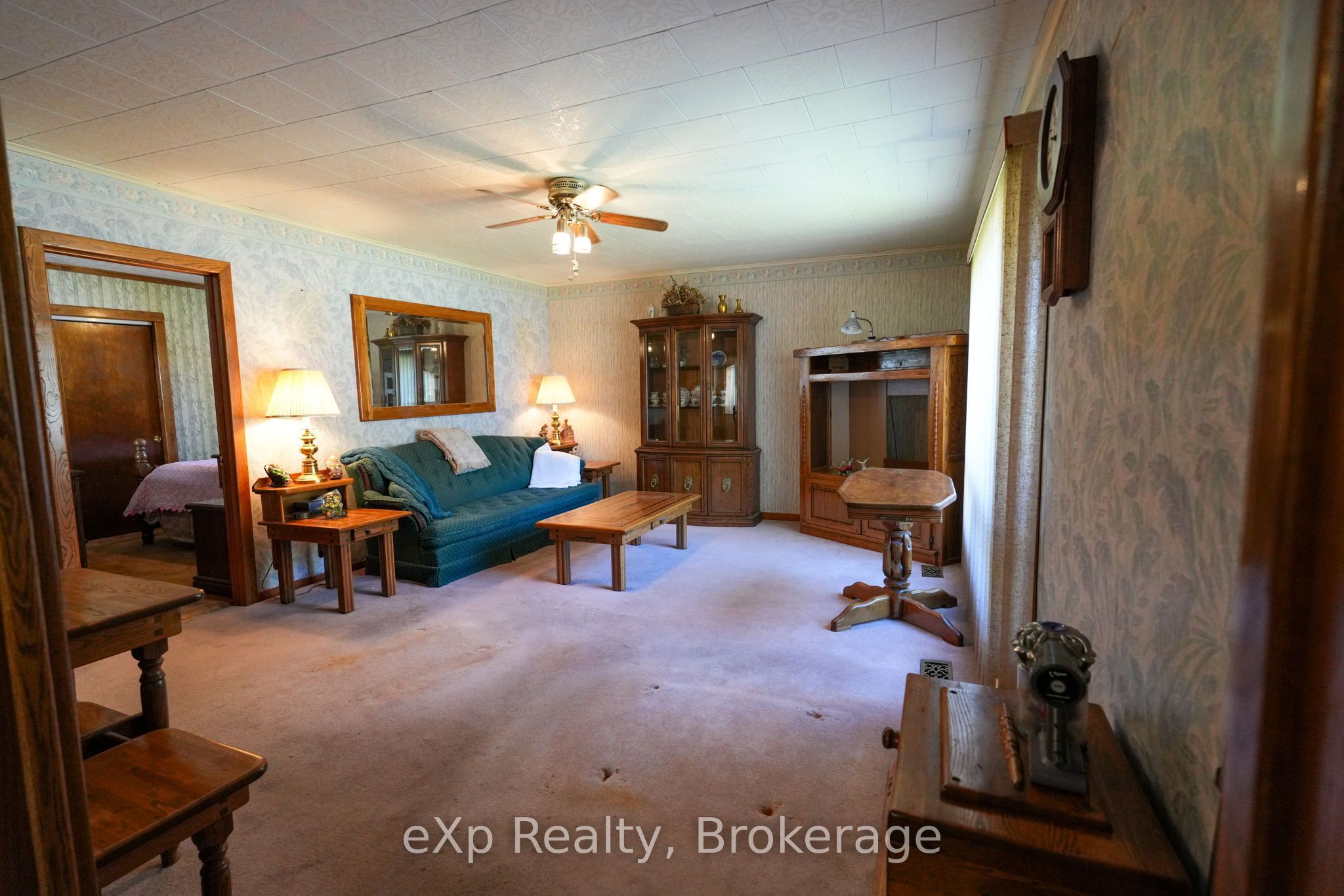 778 8th Avenue E Property Photo 16