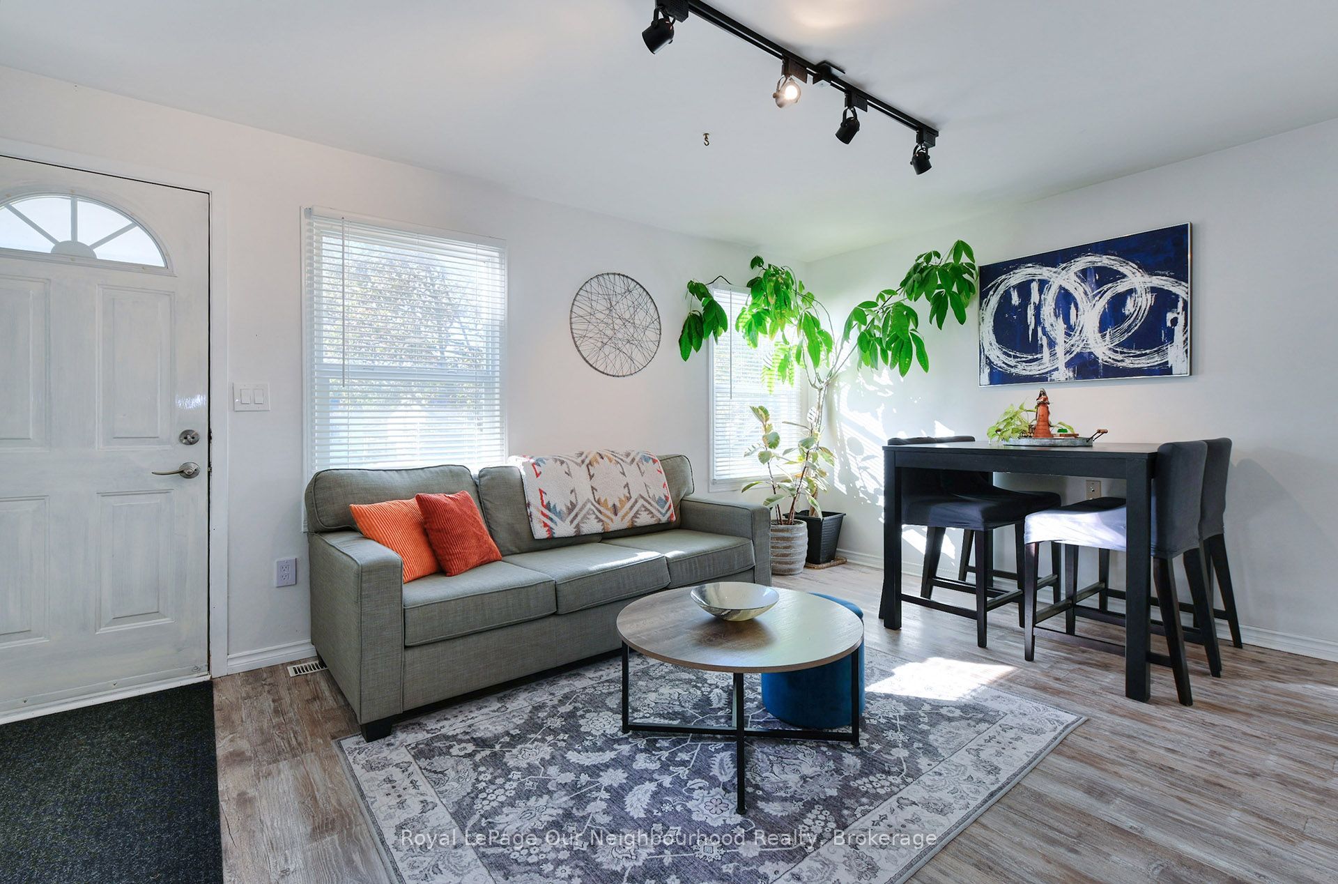 760 New Romaine Street Property Photo 4