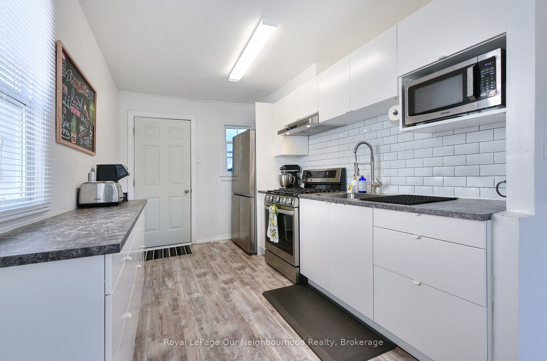 760 New Romaine Street Property Photo 7