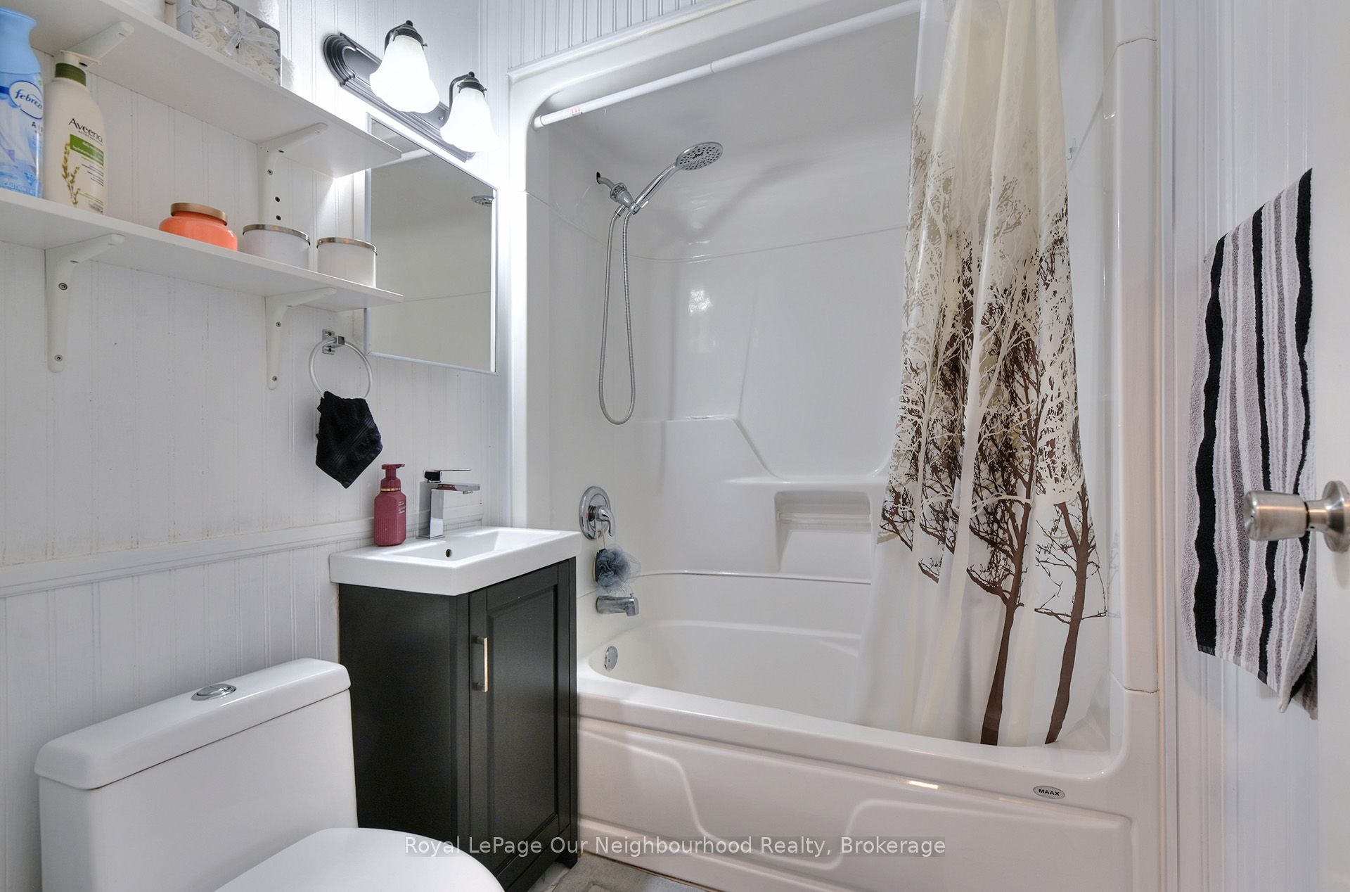 760 New Romaine Street Property Photo 12