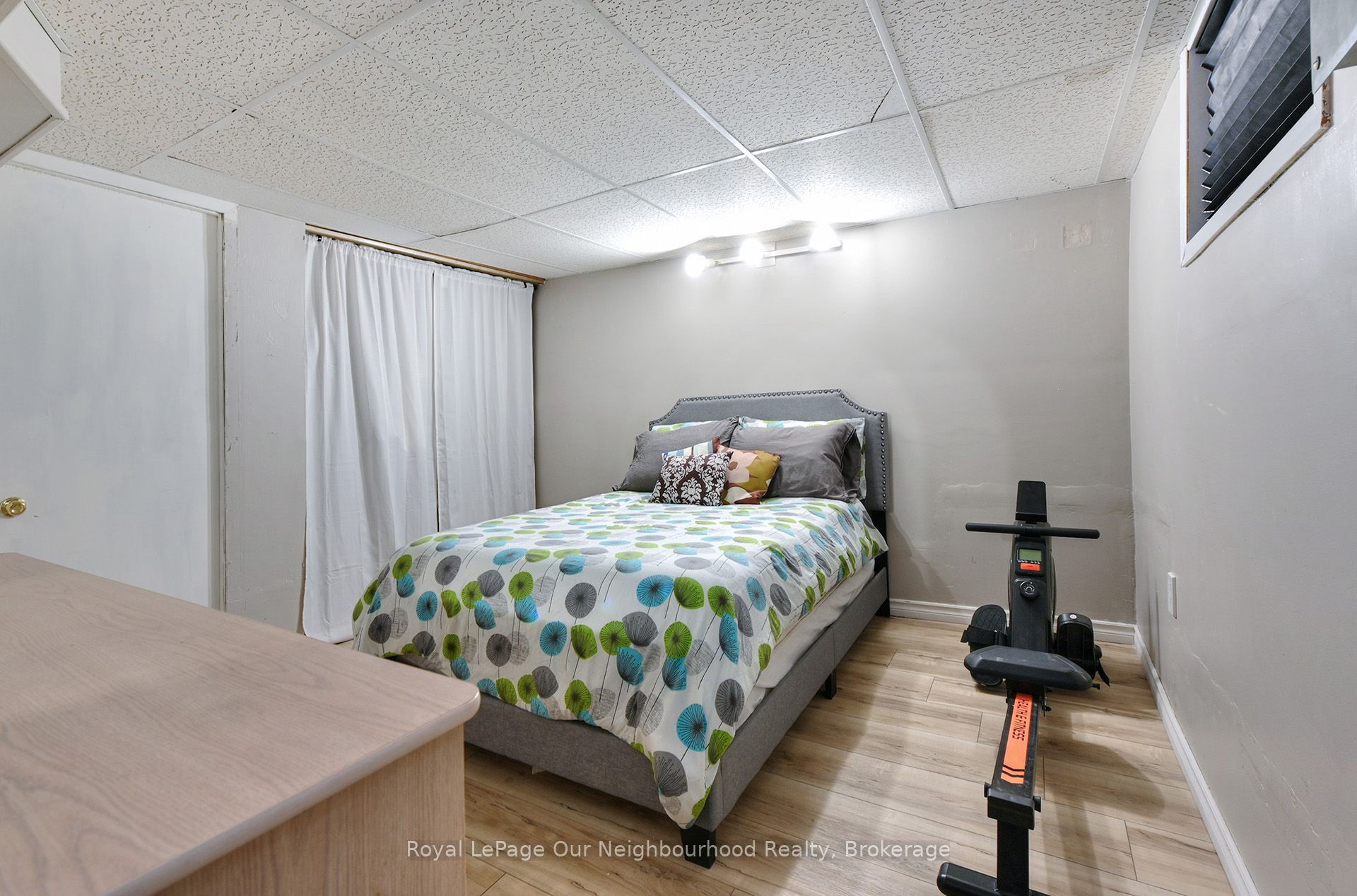 760 New Romaine Street Property Photo 16