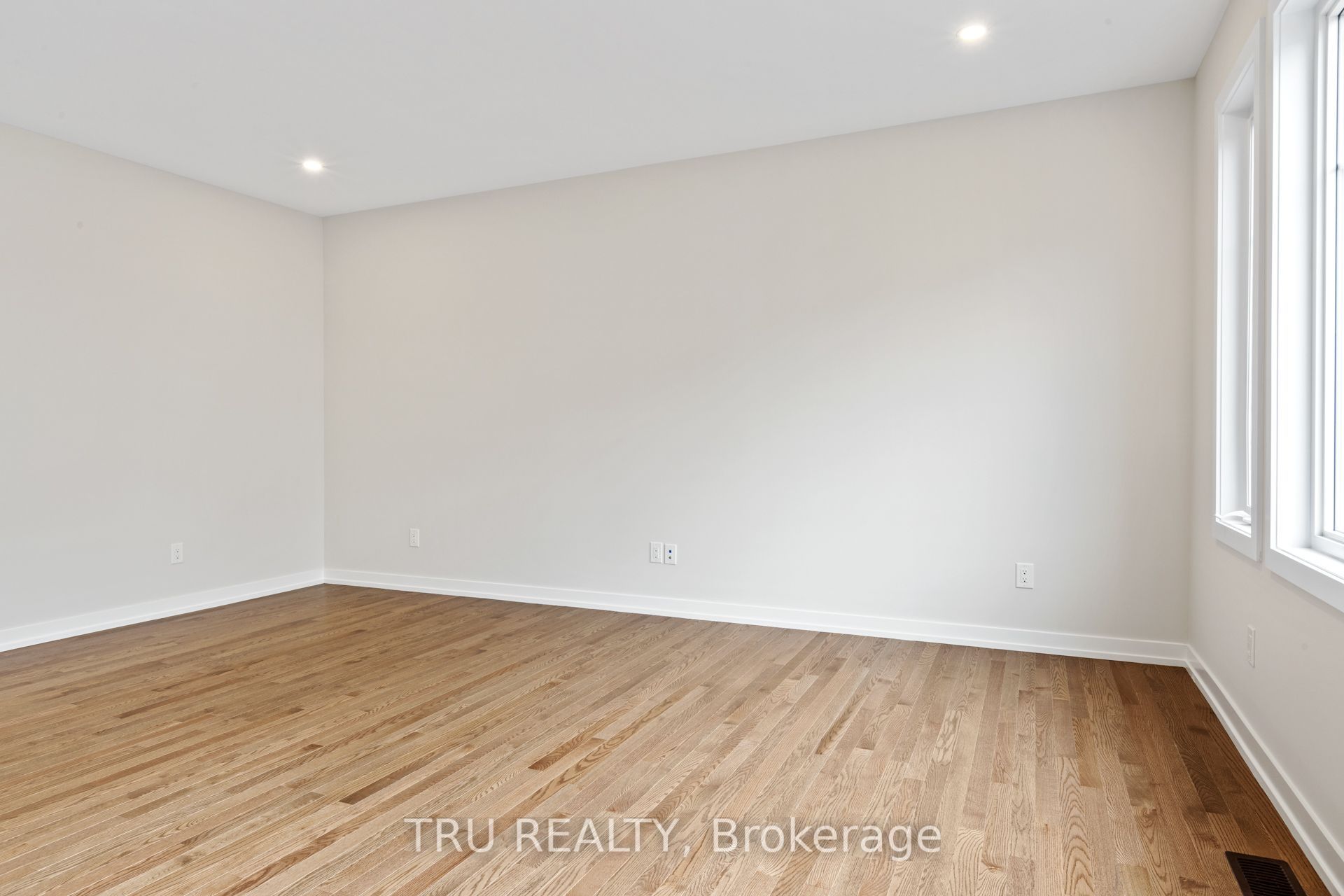 77 Hackamore Crescent Property Photo 12