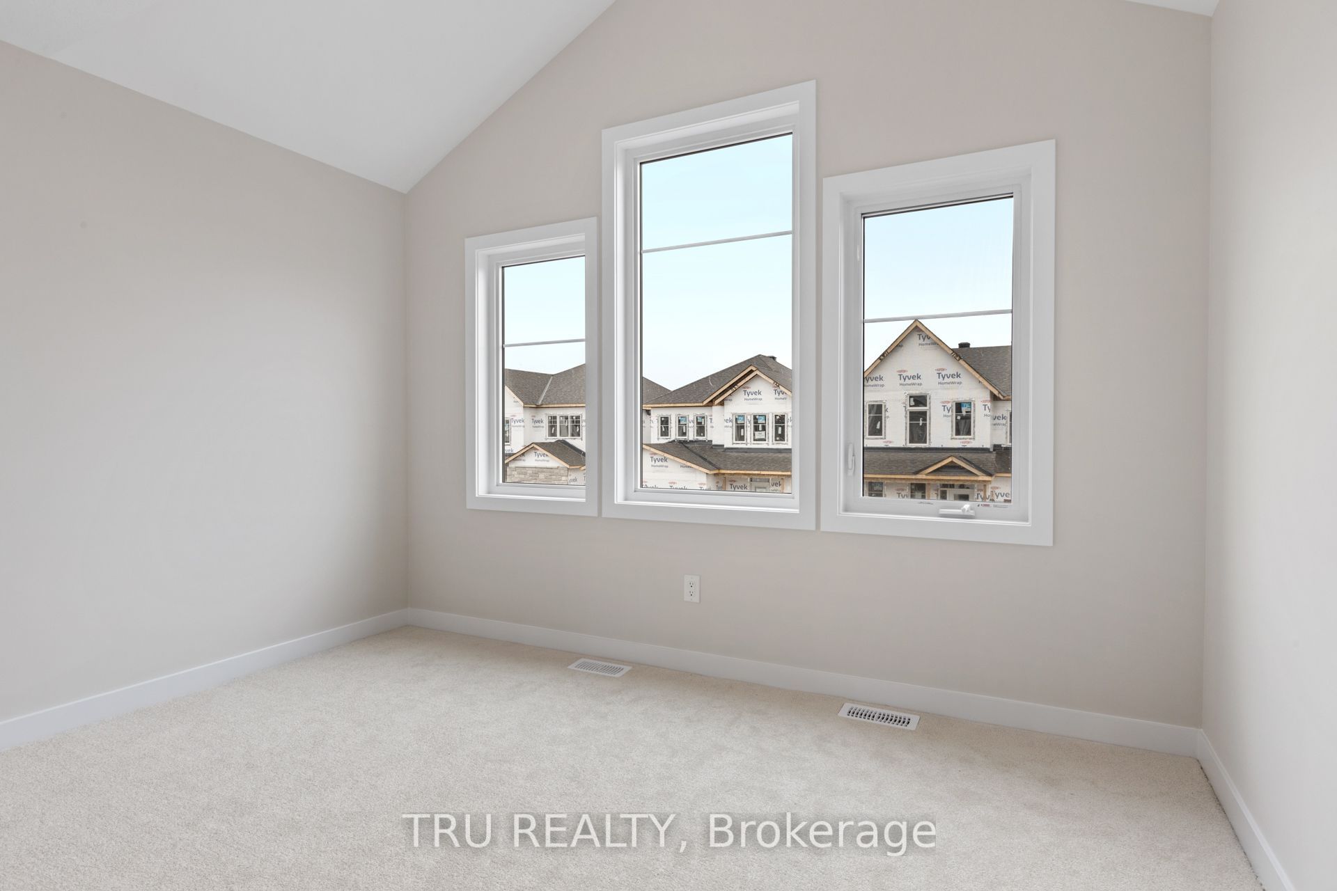 77 Hackamore Crescent Property Photo 20