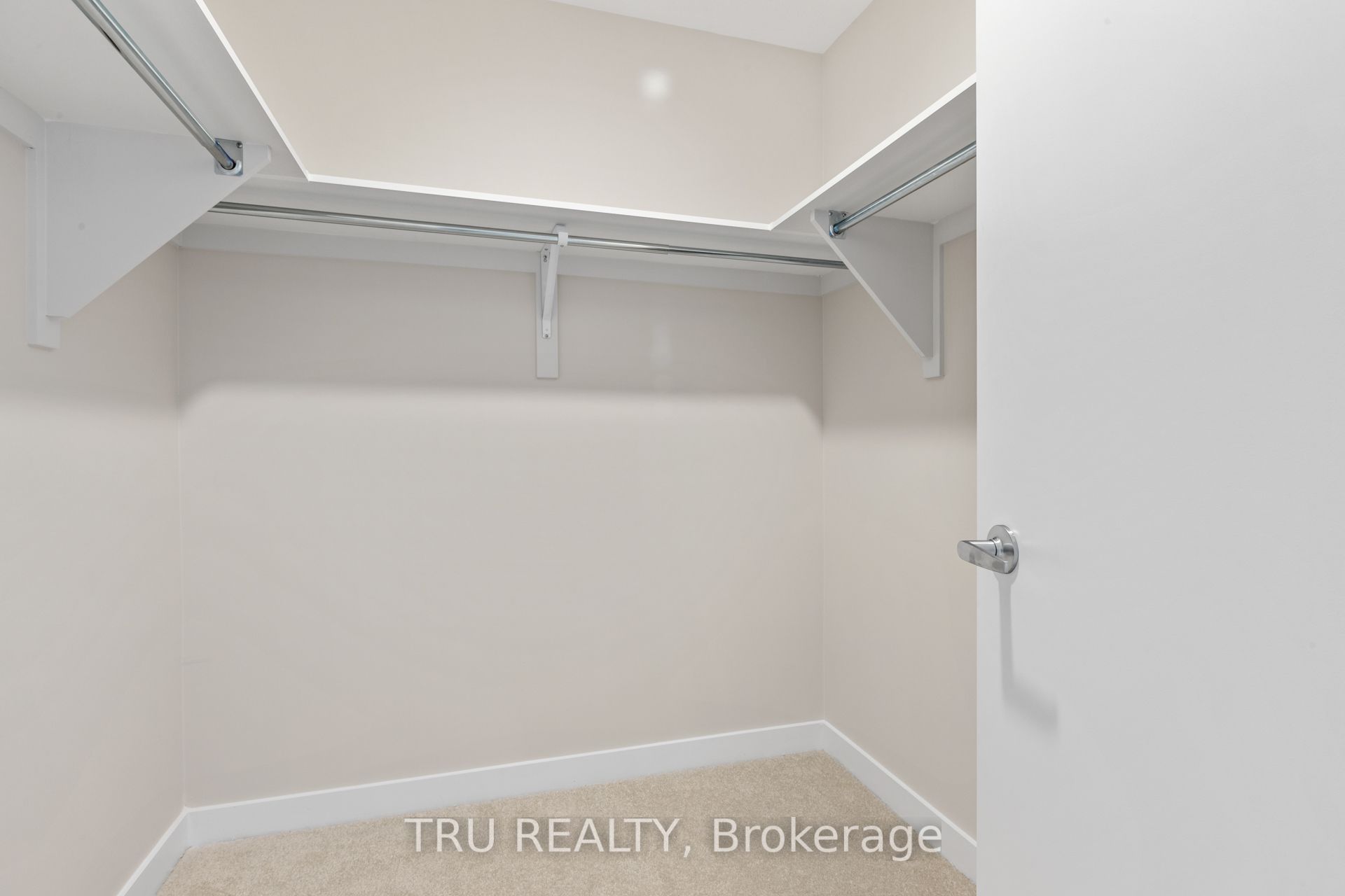 77 Hackamore Crescent Property Photo 23