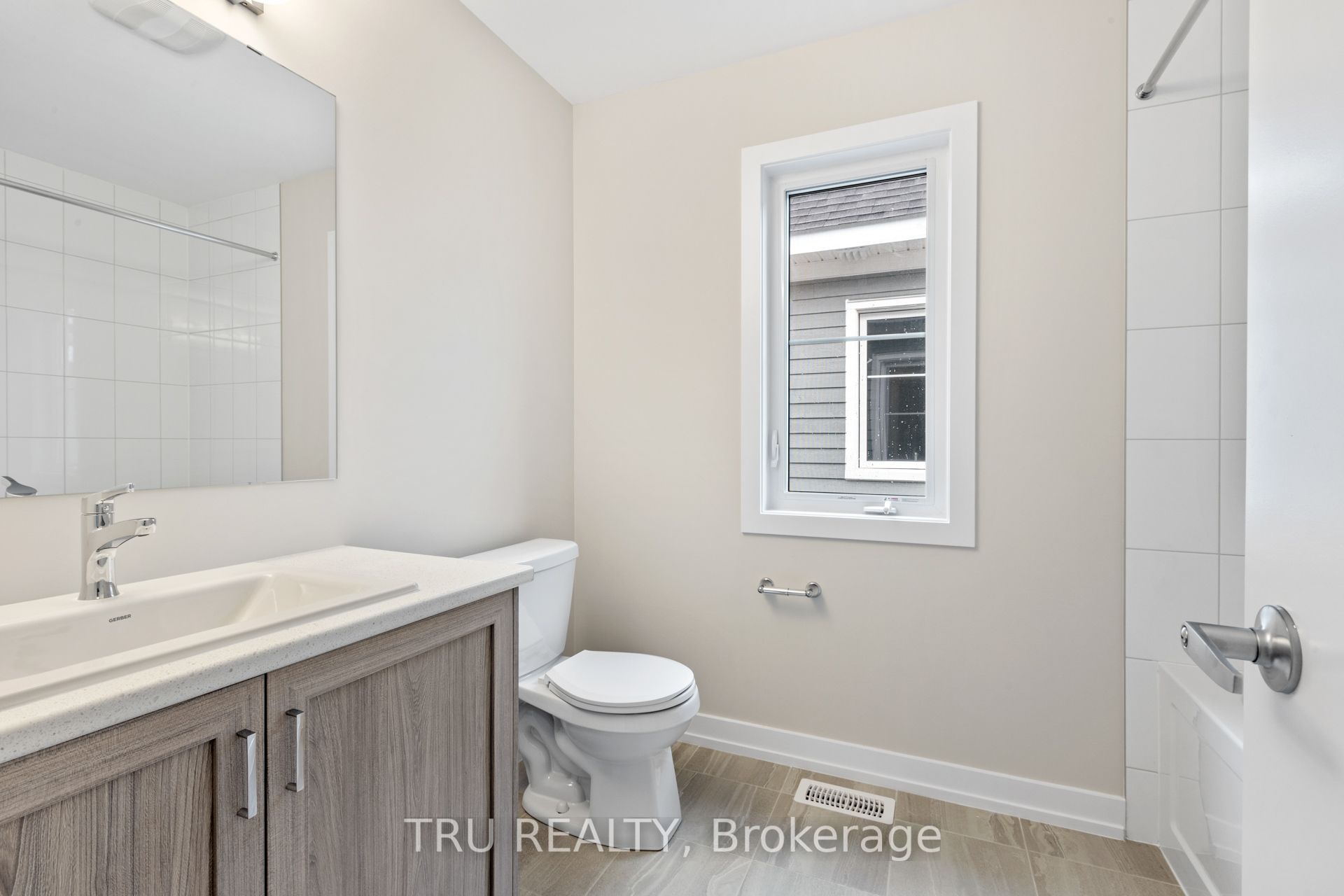 77 Hackamore Crescent Property Photo 31