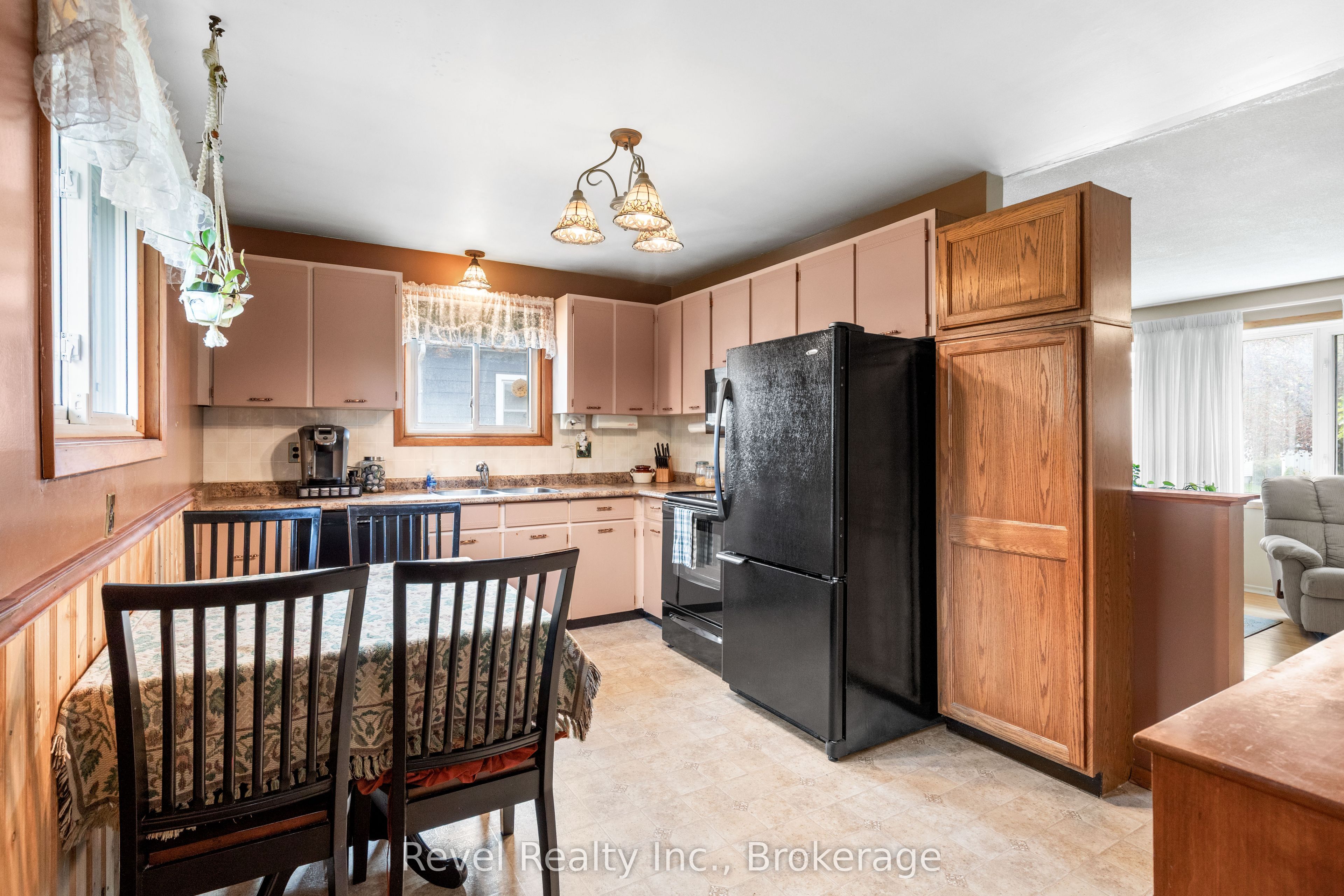 50 St David Street Property Photo 9