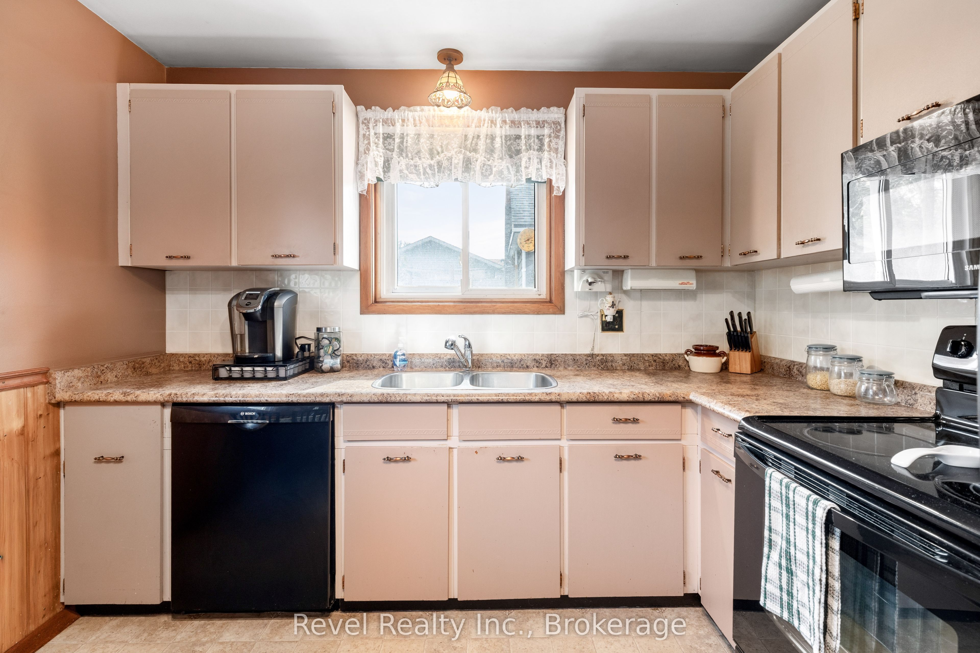 50 St David Street Property Photo 11