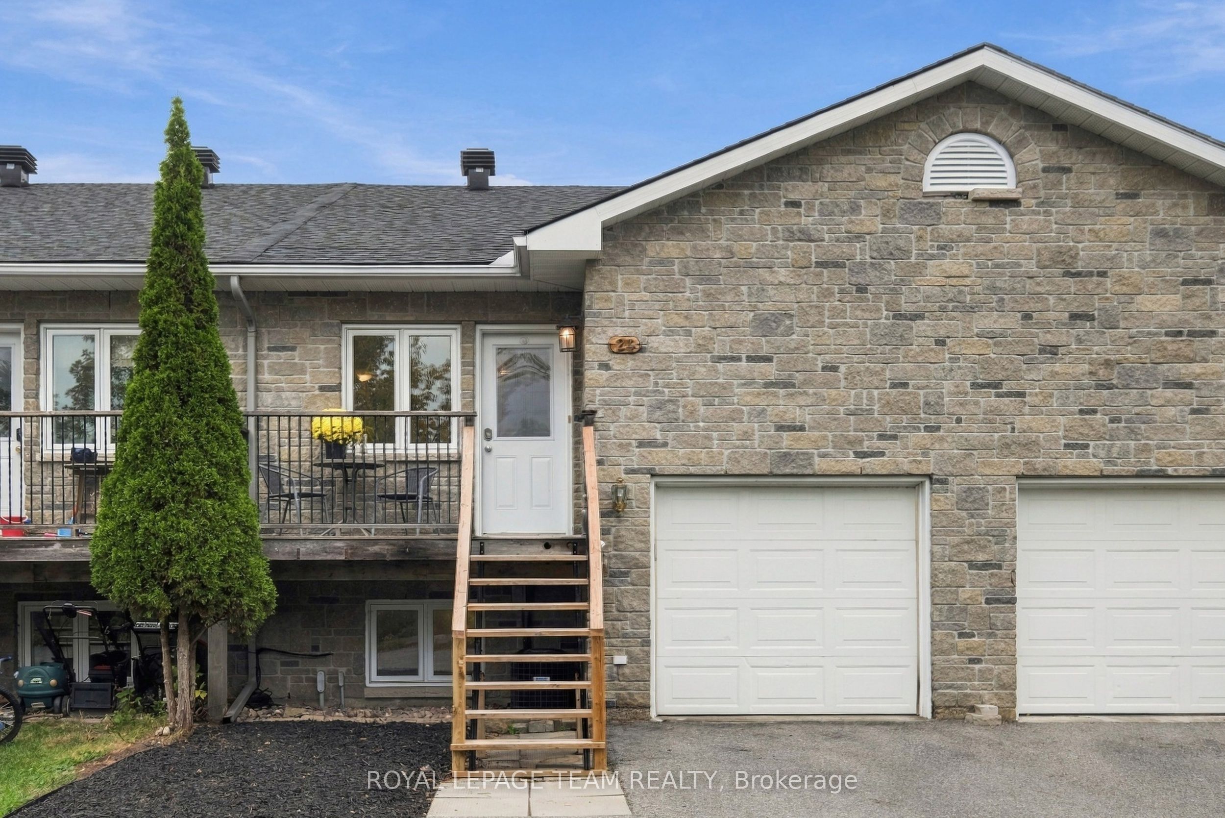24 Farm Street Property Photo 1