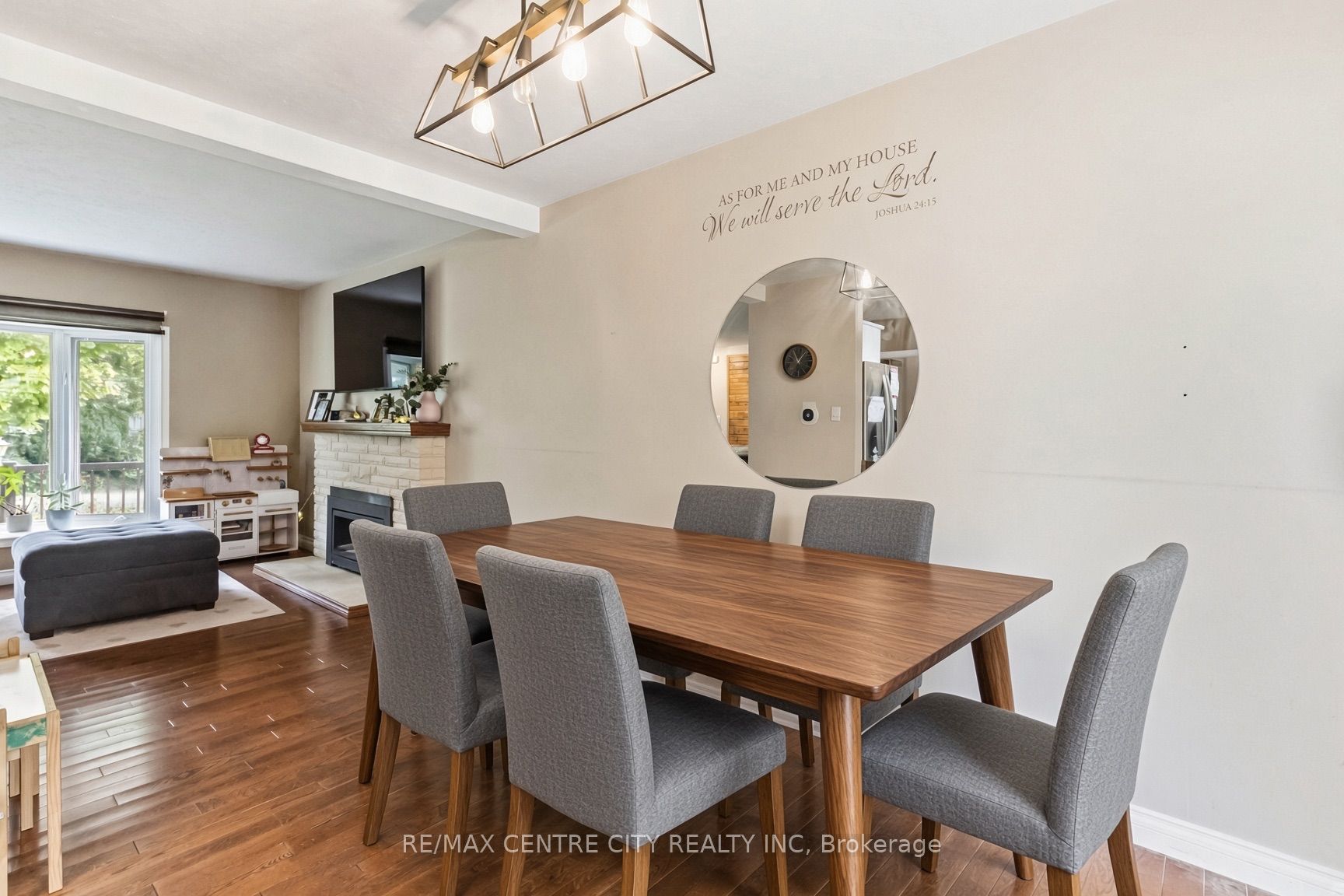 859 Dalkeith Crescent Property Photo 6
