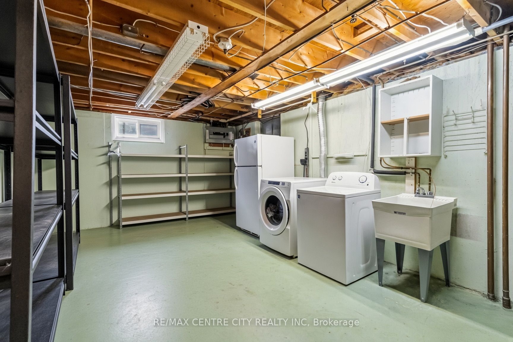 859 Dalkeith Crescent Property Photo 20