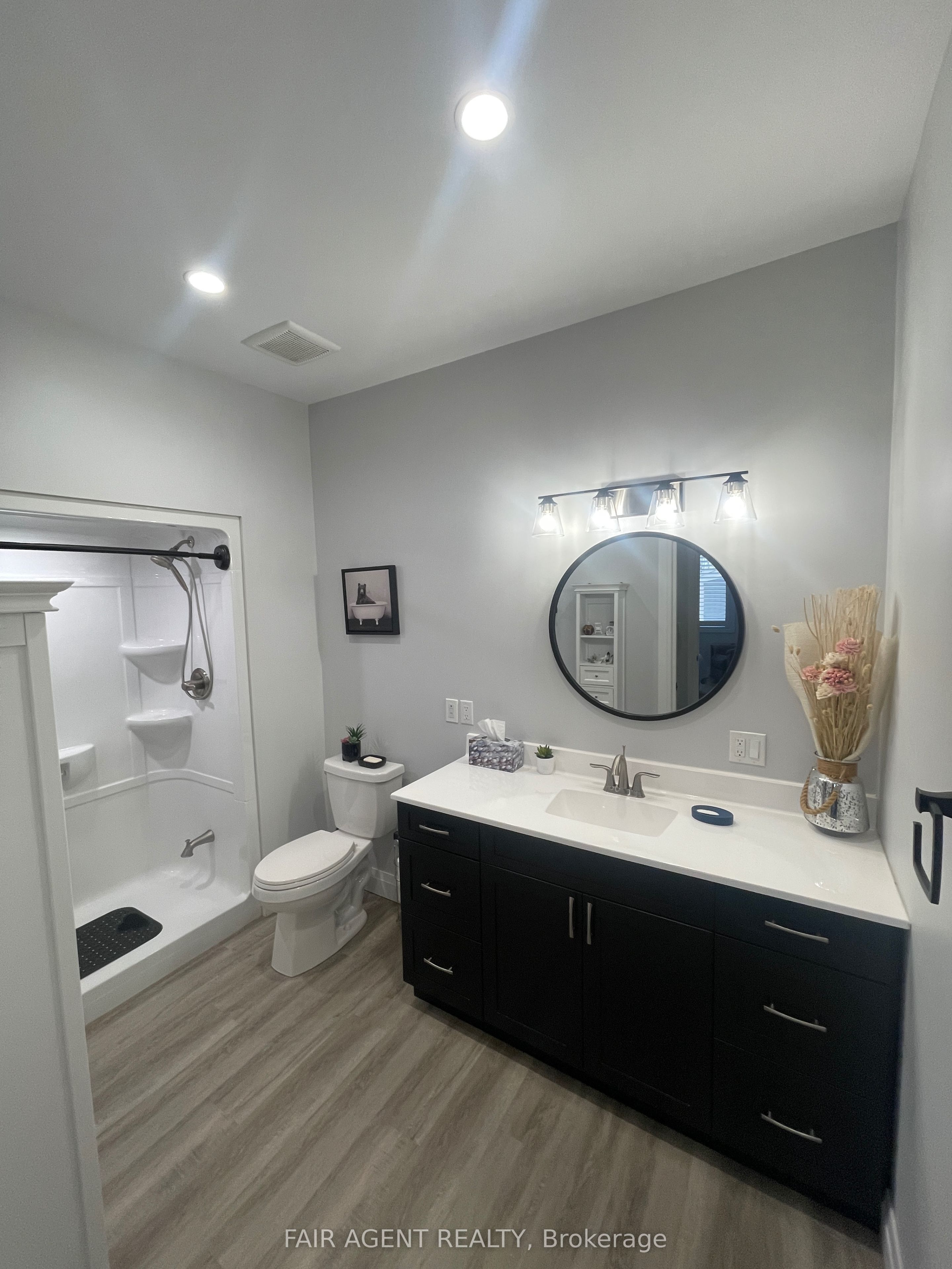 255 Albert Street 2 Property Photo 14