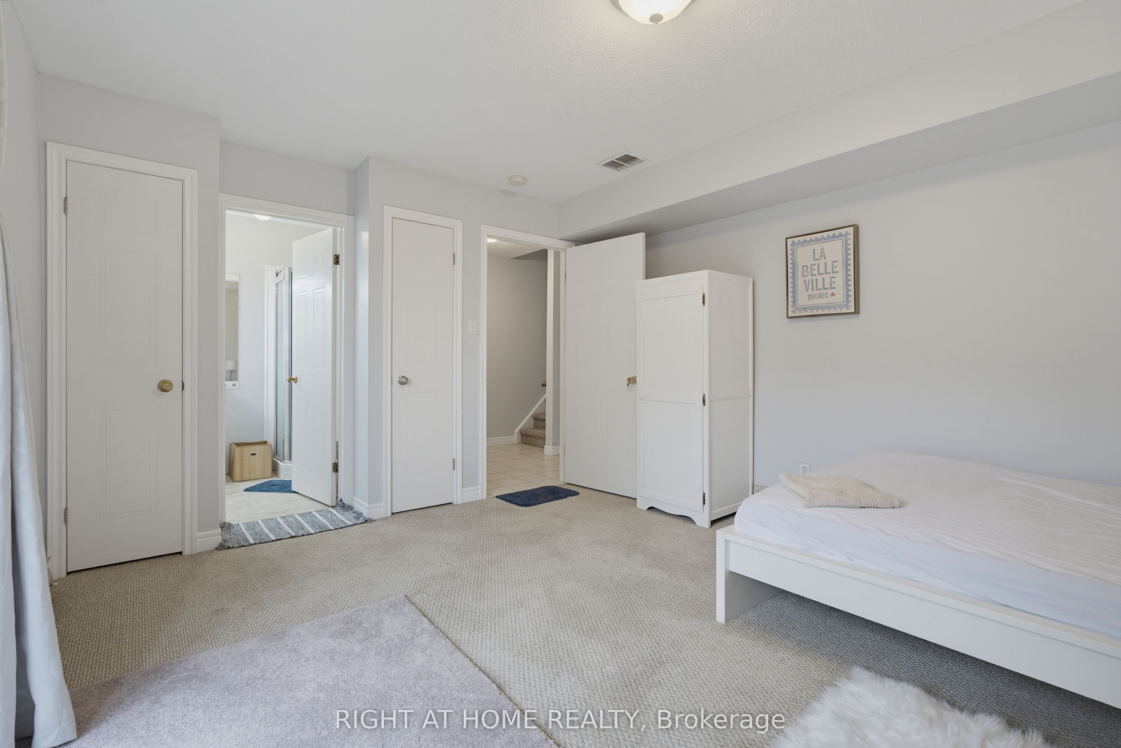 1548 Richmond Street 14 Property Photo 9